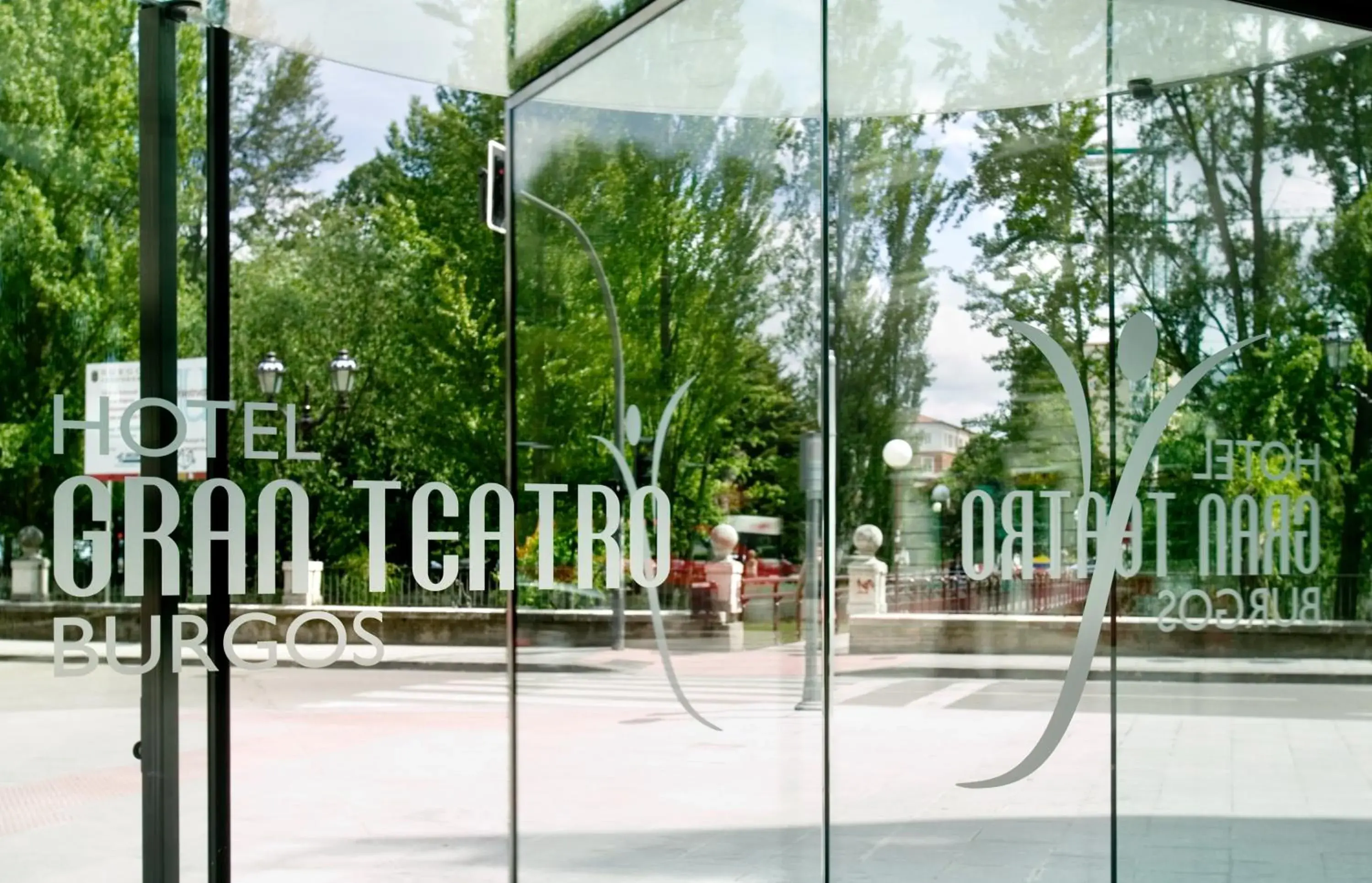 Facade/entrance in Silken Gran Teatro Facade/entrance in Silken Gran Teatro