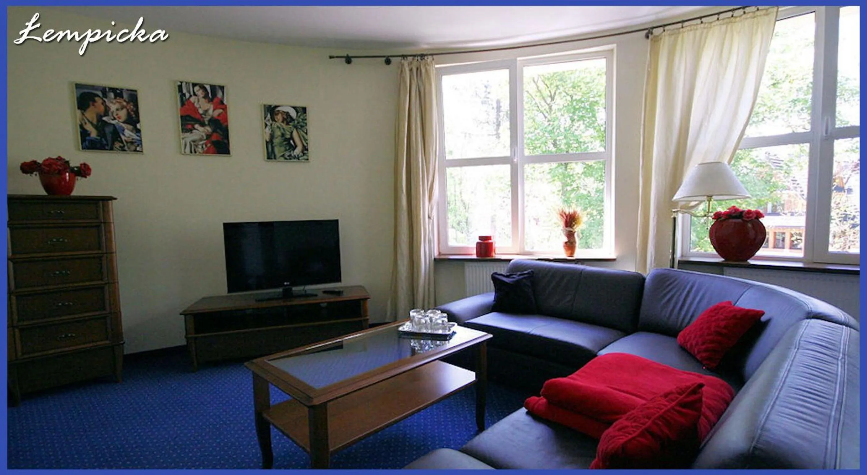 Photo of the whole room in Willa Carlton