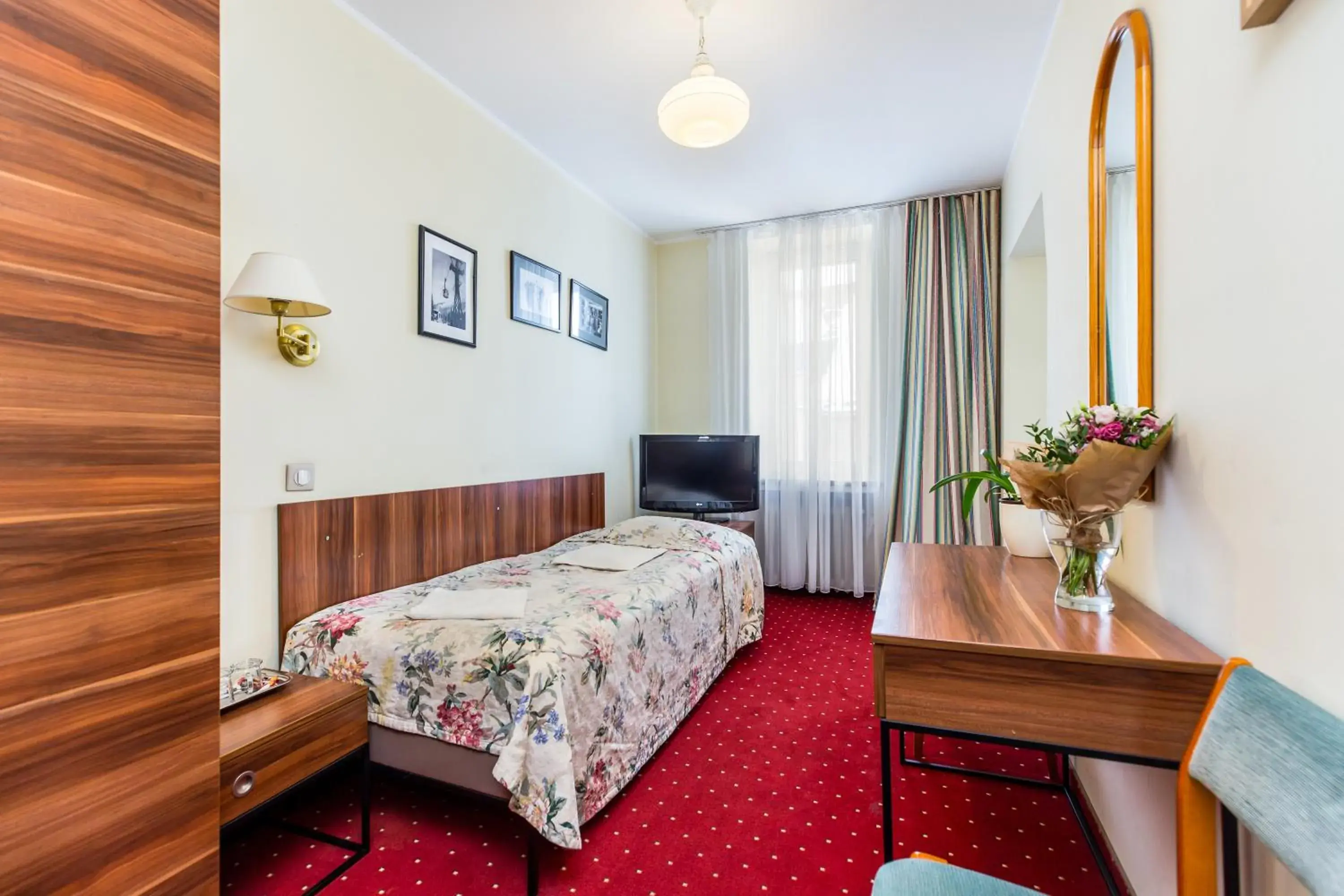 Classic Twin Room in Willa Carlton Classic Twin Room in Willa Carlton