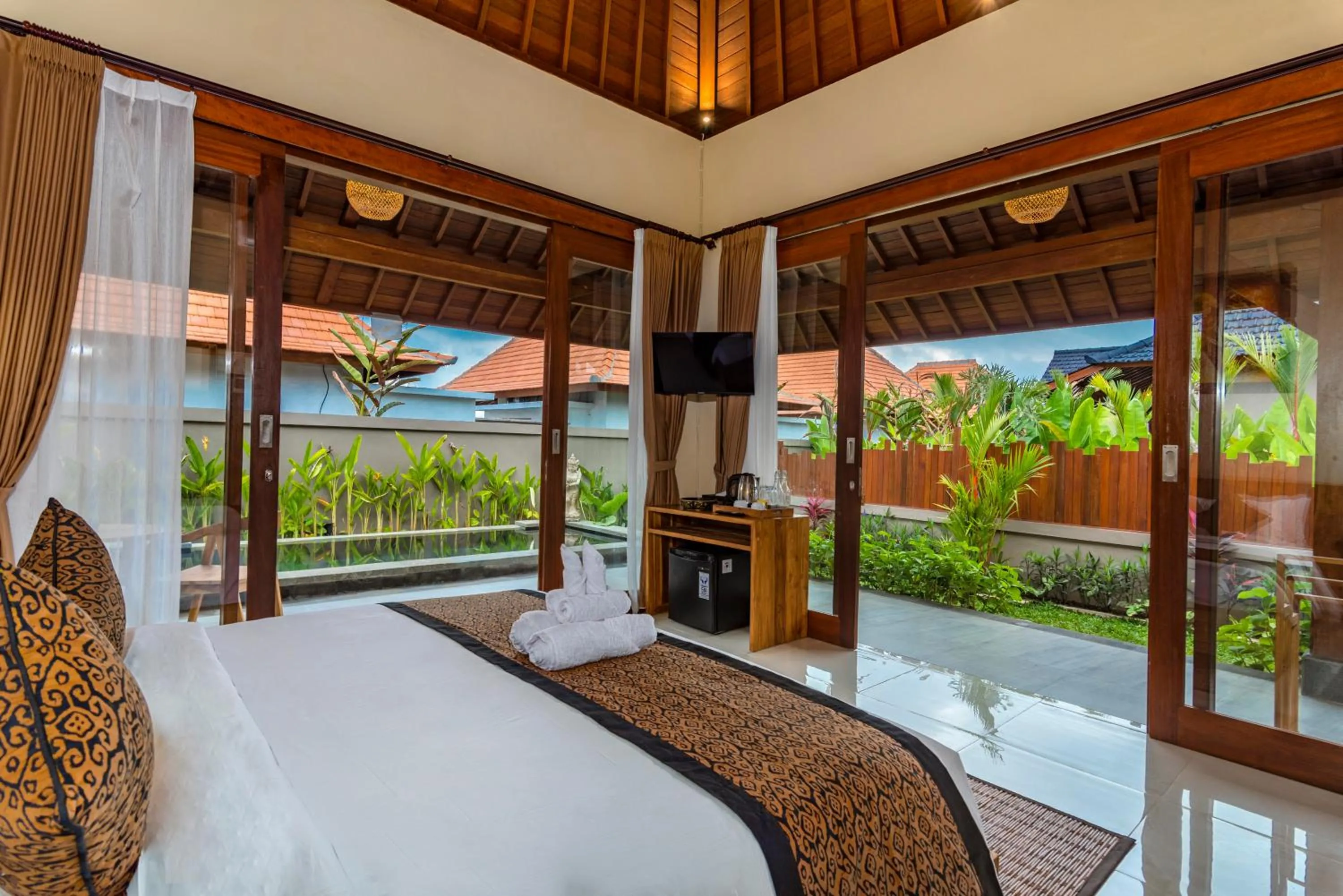 Bed in Umayonk Villa Ubud by Dhananjaya Hospitality