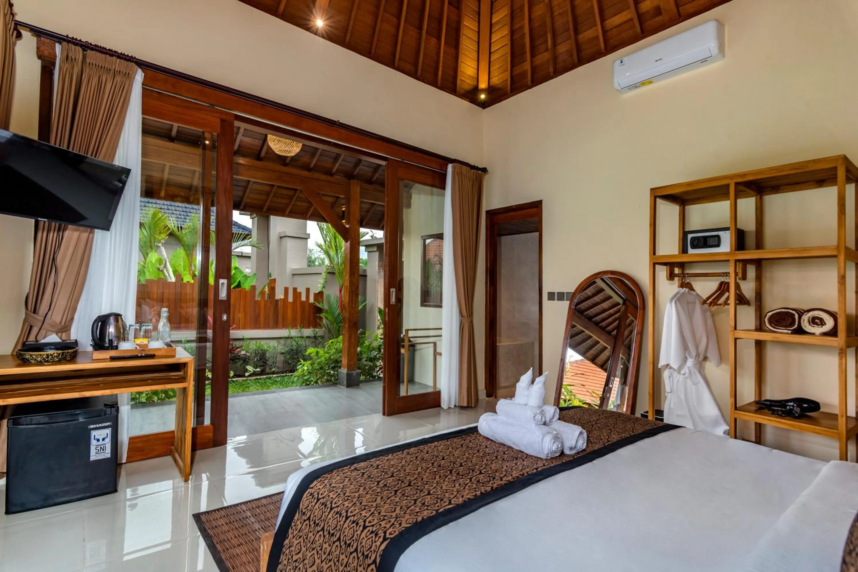 Bed in Umayonk Villa Ubud by Dhananjaya Hospitality