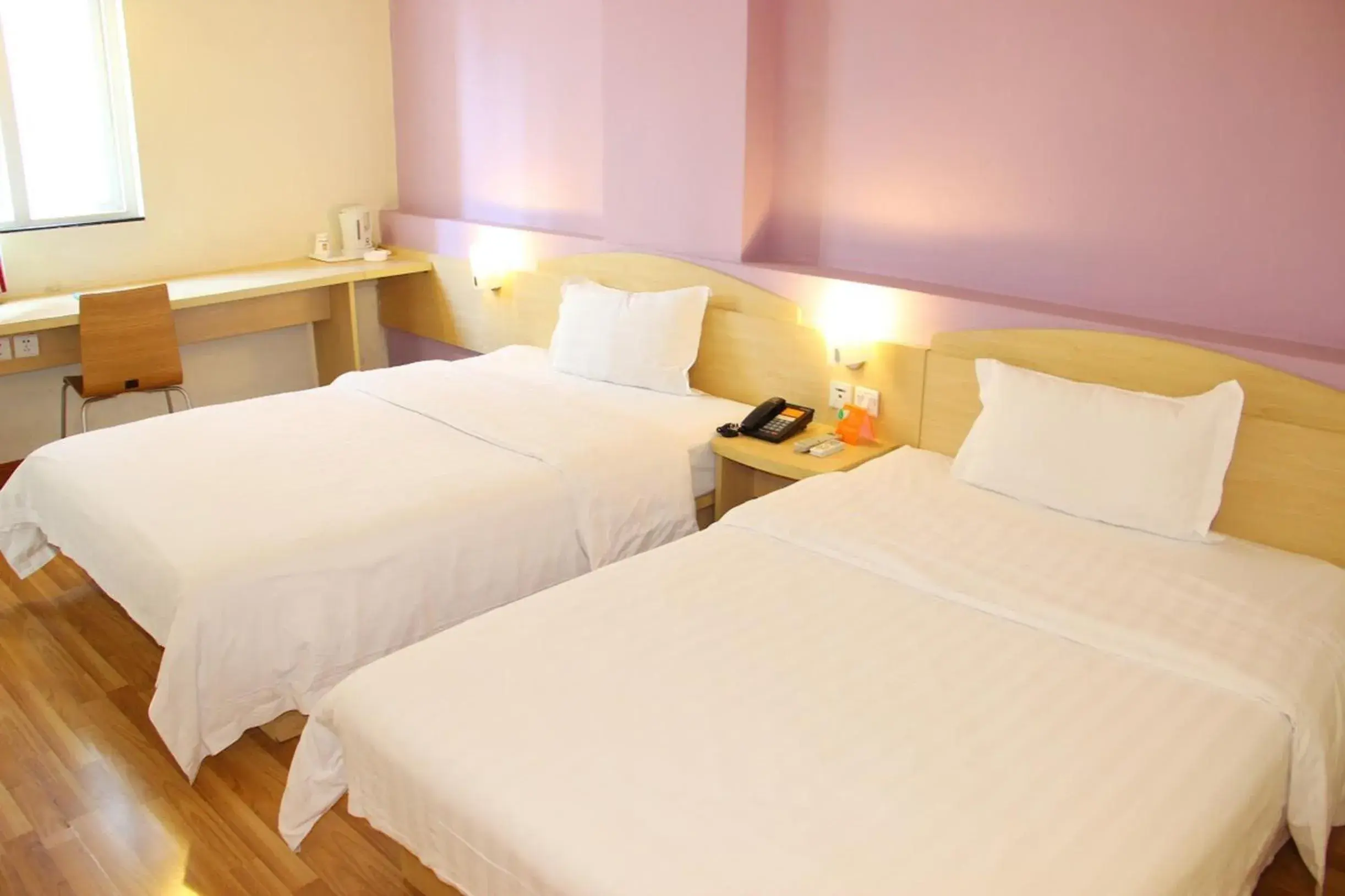 Bedroom, Bed in 7Days Inn Chongqing Wanzhou District Gaosun Pond Chongbai Bedroom, Bed in 7Days Inn Chongqing Wanzhou District Gaosun Pond Chongbai