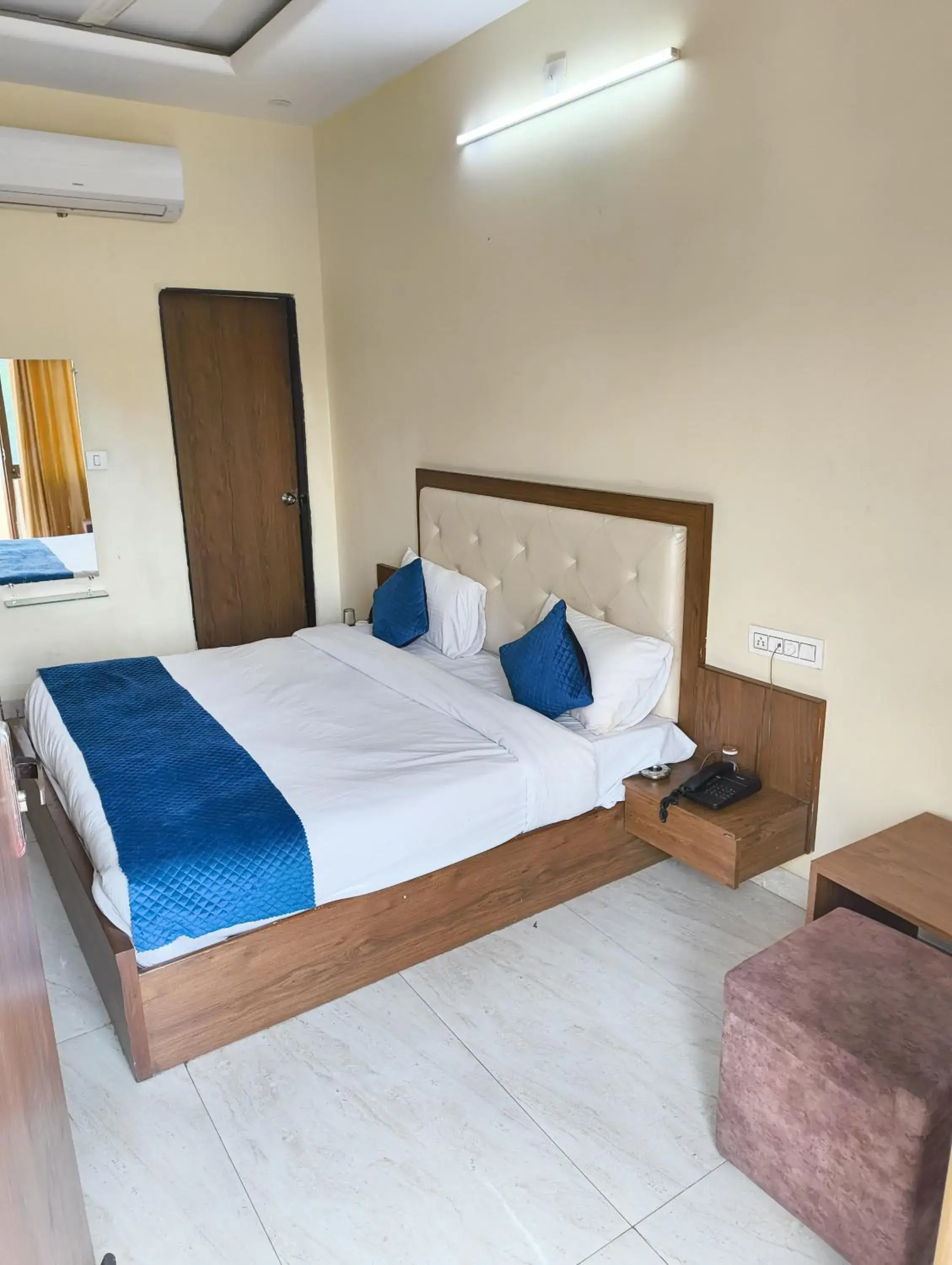 Standard Double Room - single occupancy in Hotel Valley Pride Standard Double Room - single occupancy in Hotel Valley Pride