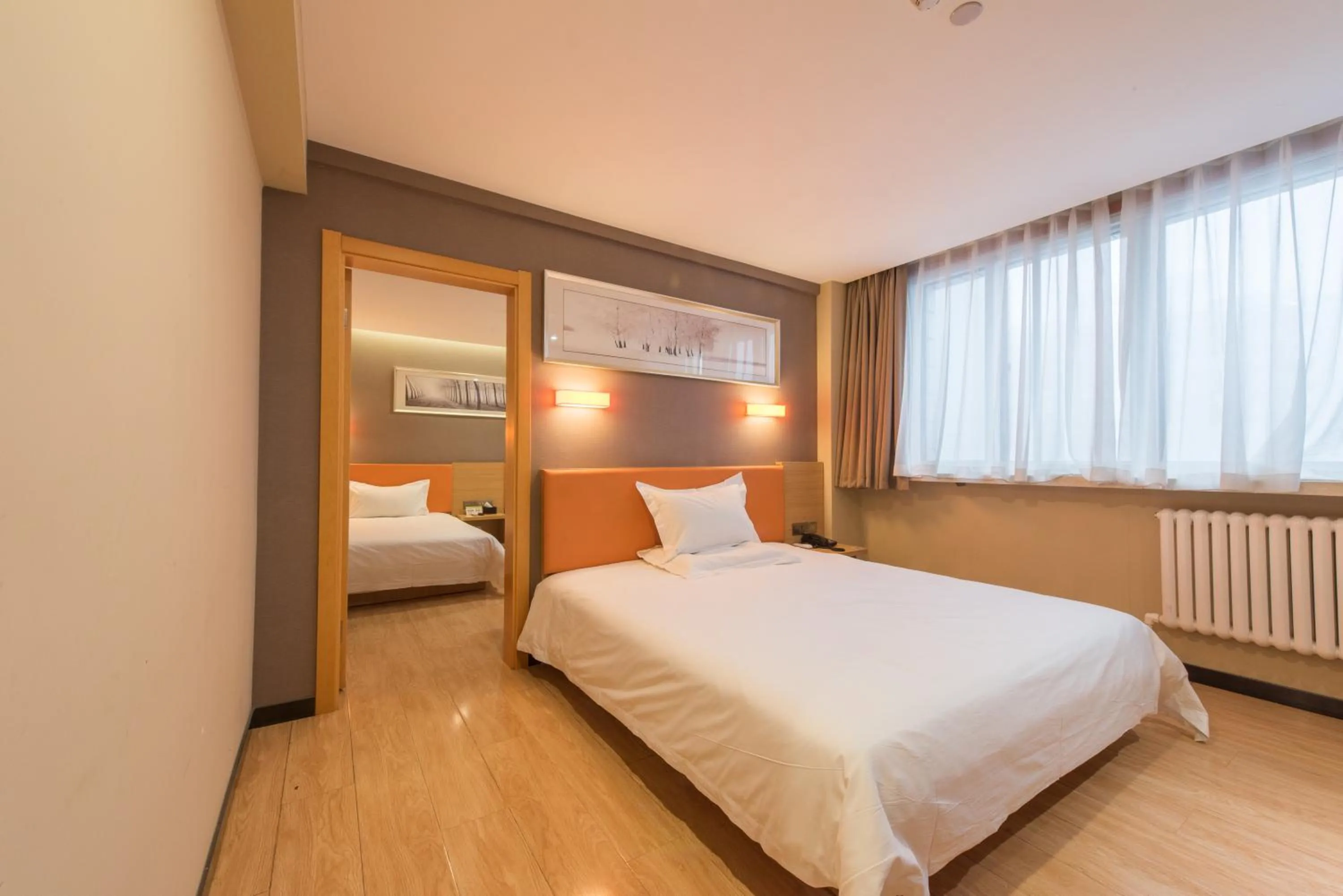 Photo of the whole room, Bed in IU Hotel Beijing West Coach Station Liuliqiao East Metro Station