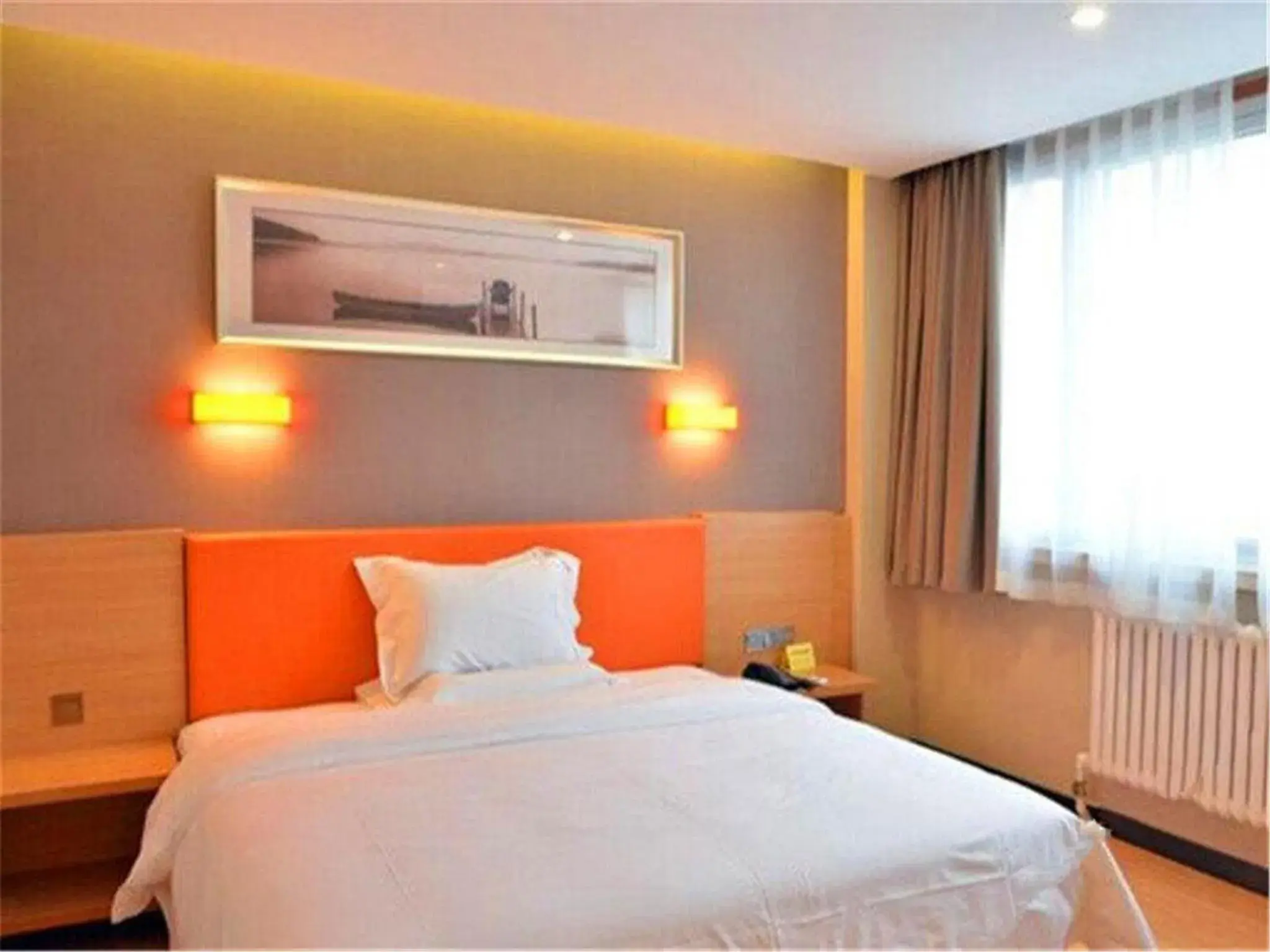 Bed in IU Hotel Beijing West Coach Station Liuliqiao East Metro Station Bed in IU Hotel Beijing West Coach Station Liuliqiao East Metro Station