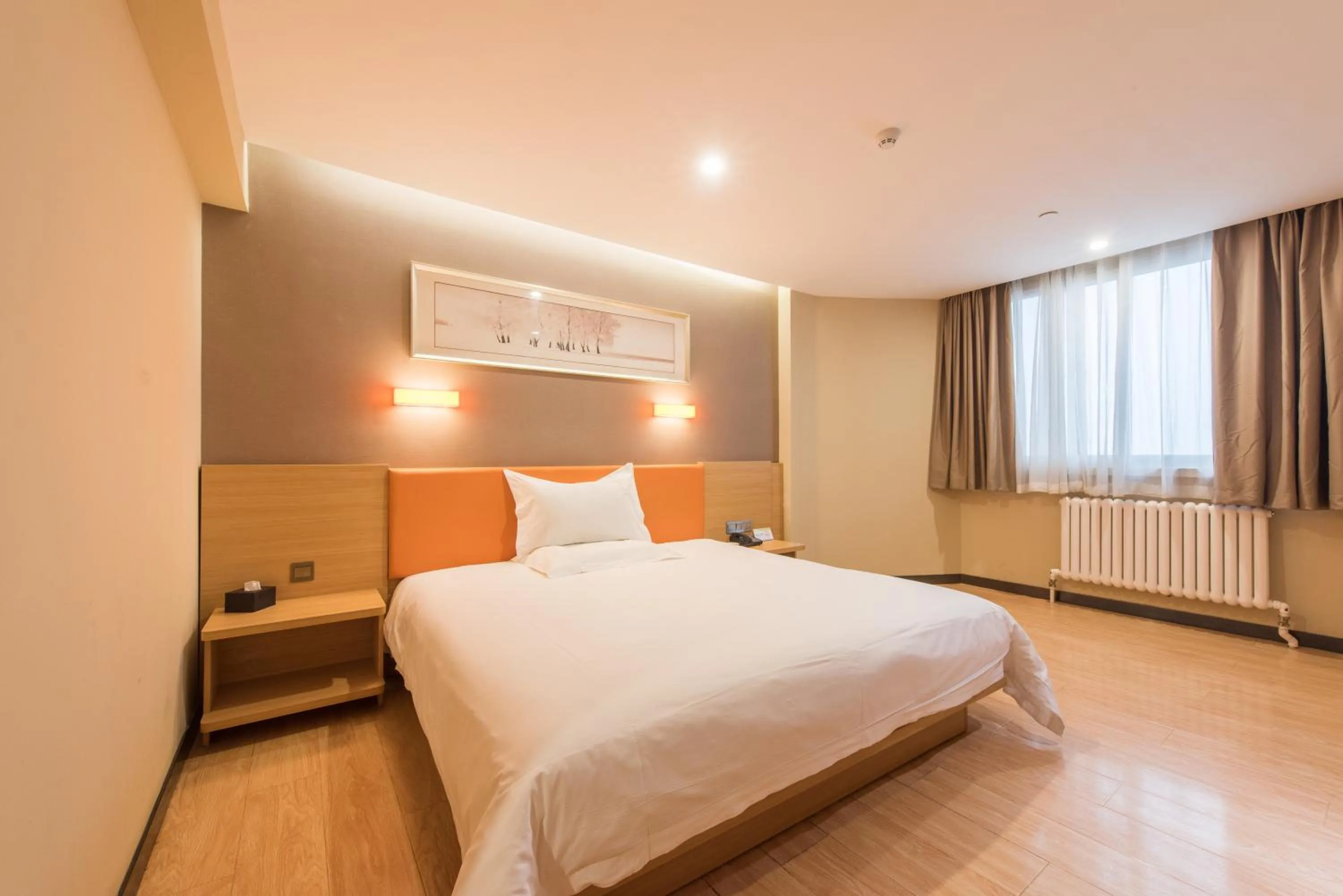 Photo of the whole room, Bed in IU Hotel Beijing West Coach Station Liuliqiao East Metro Station