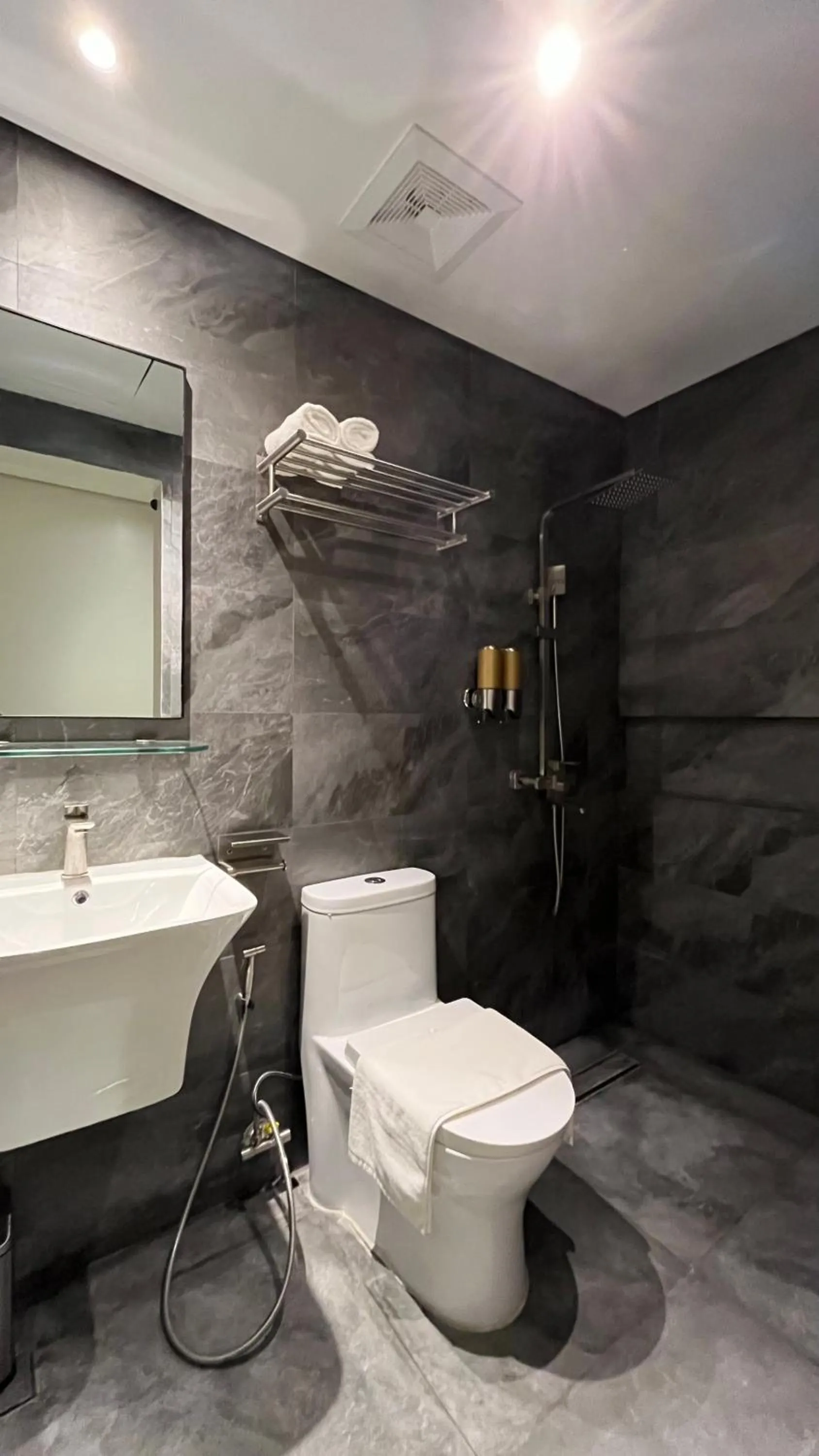 Bathroom in Vibe Hotel Alabang