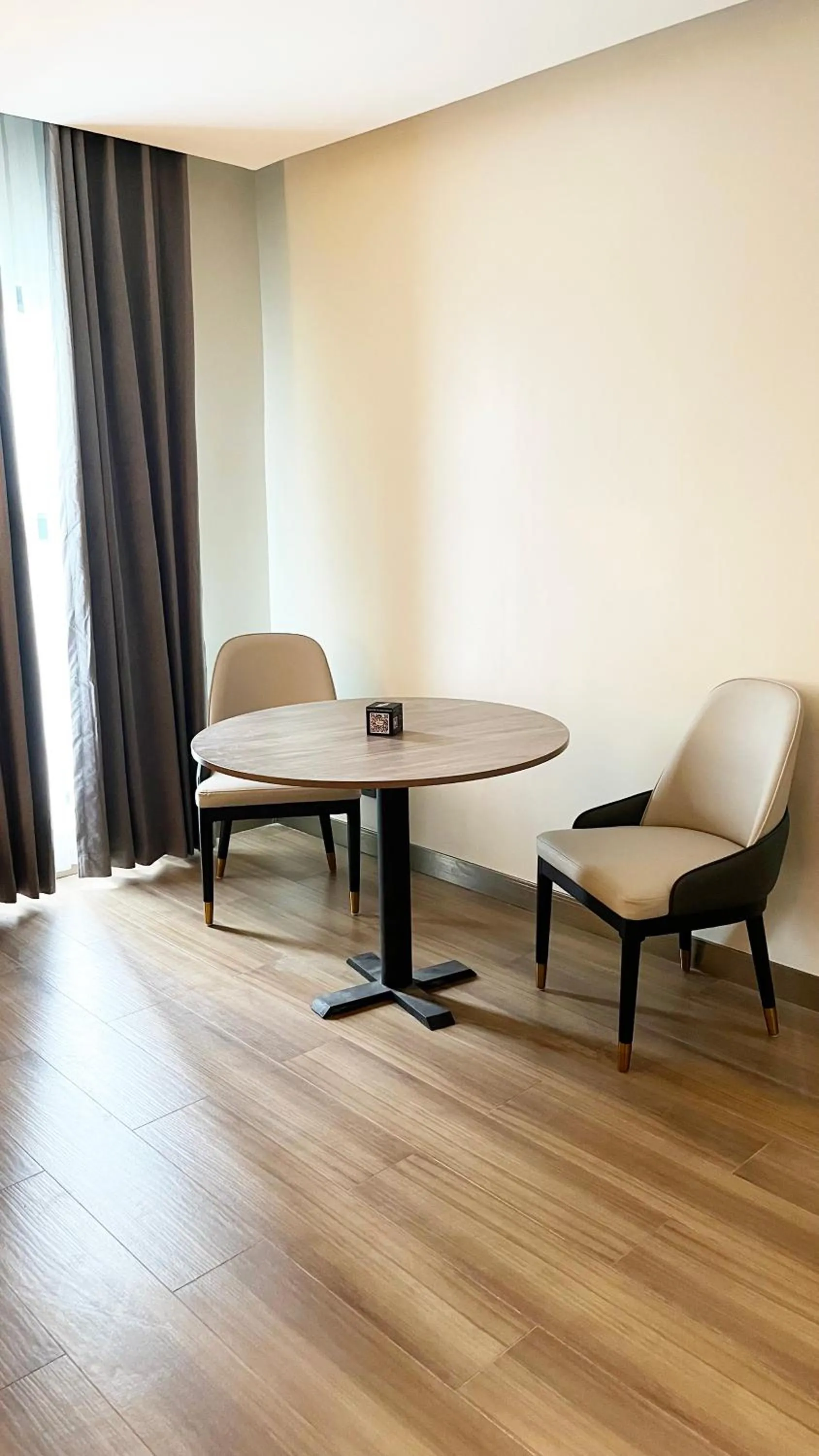 Seating area in Vibe Hotel Alabang