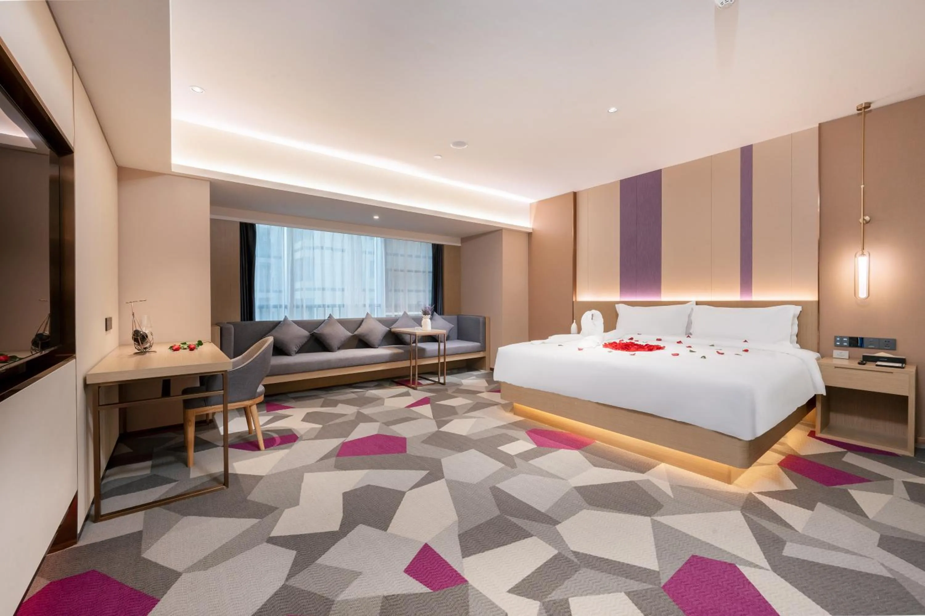 Superior Suite in Lavande Hotel Kunming Wujiaba CBD Center