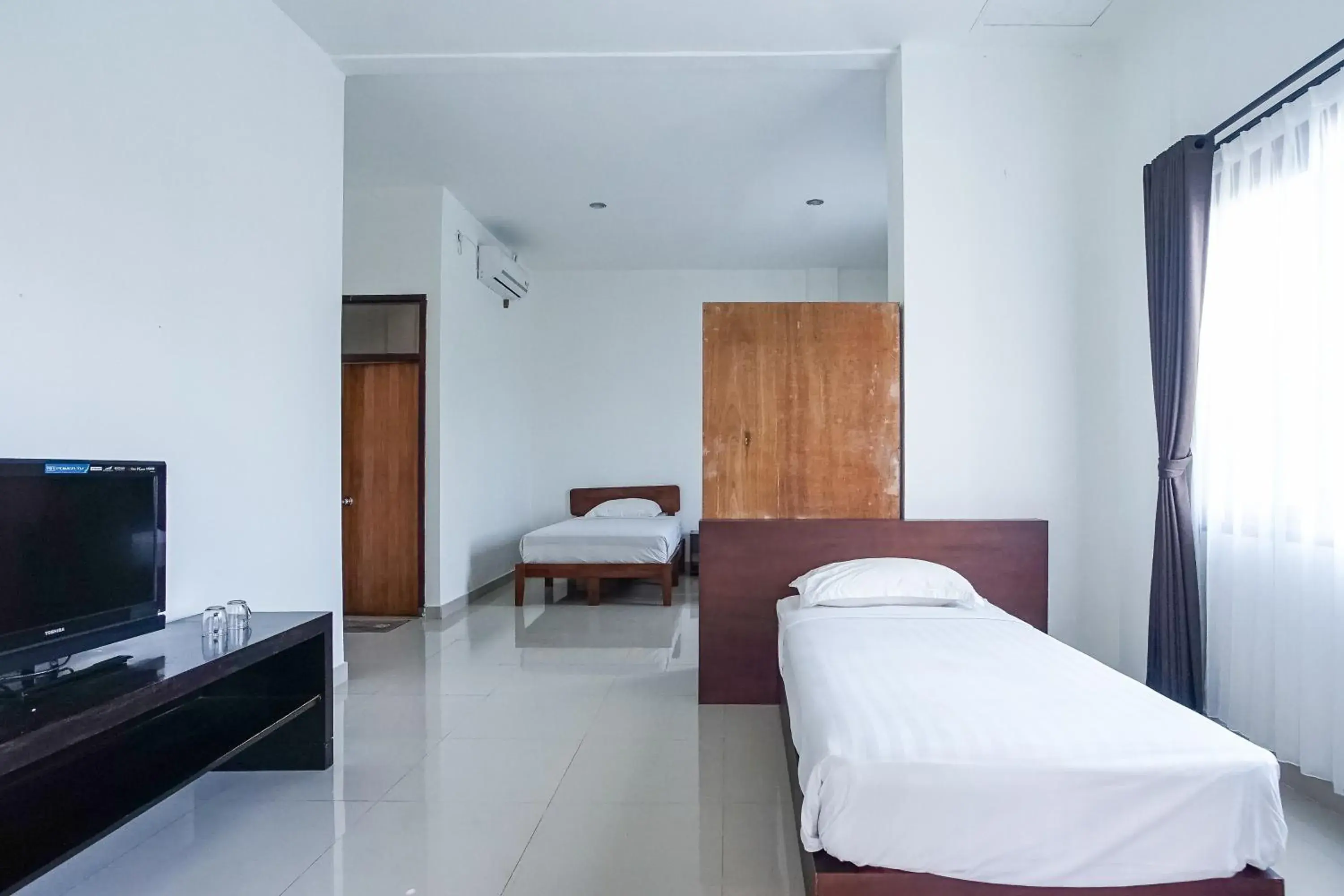 Communal lounge/ TV room, Bed in Prima Inn Communal lounge/ TV room, Bed in Prima Inn