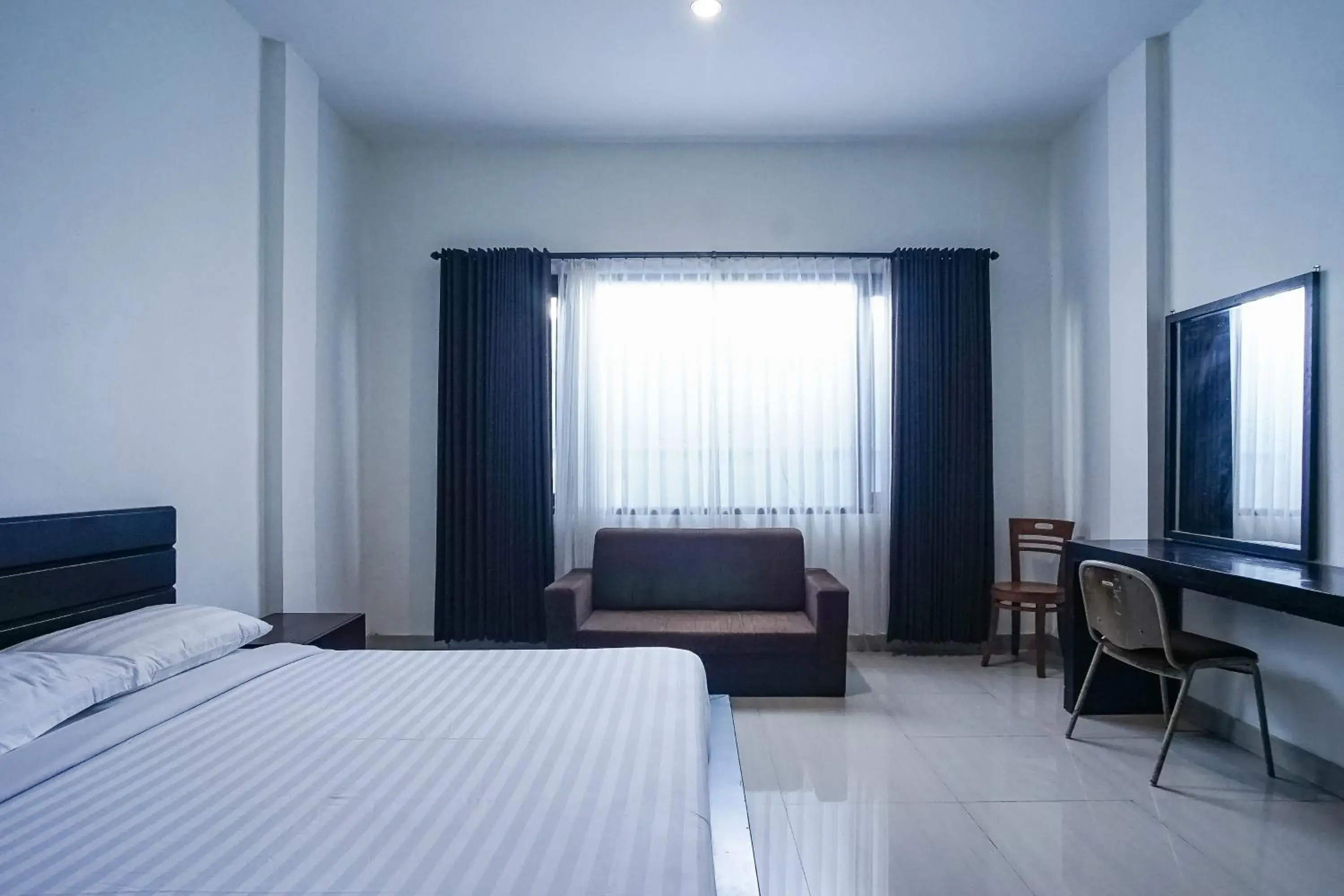 Communal lounge/ TV room, Bed in Prima Inn Communal lounge/ TV room, Bed in Prima Inn