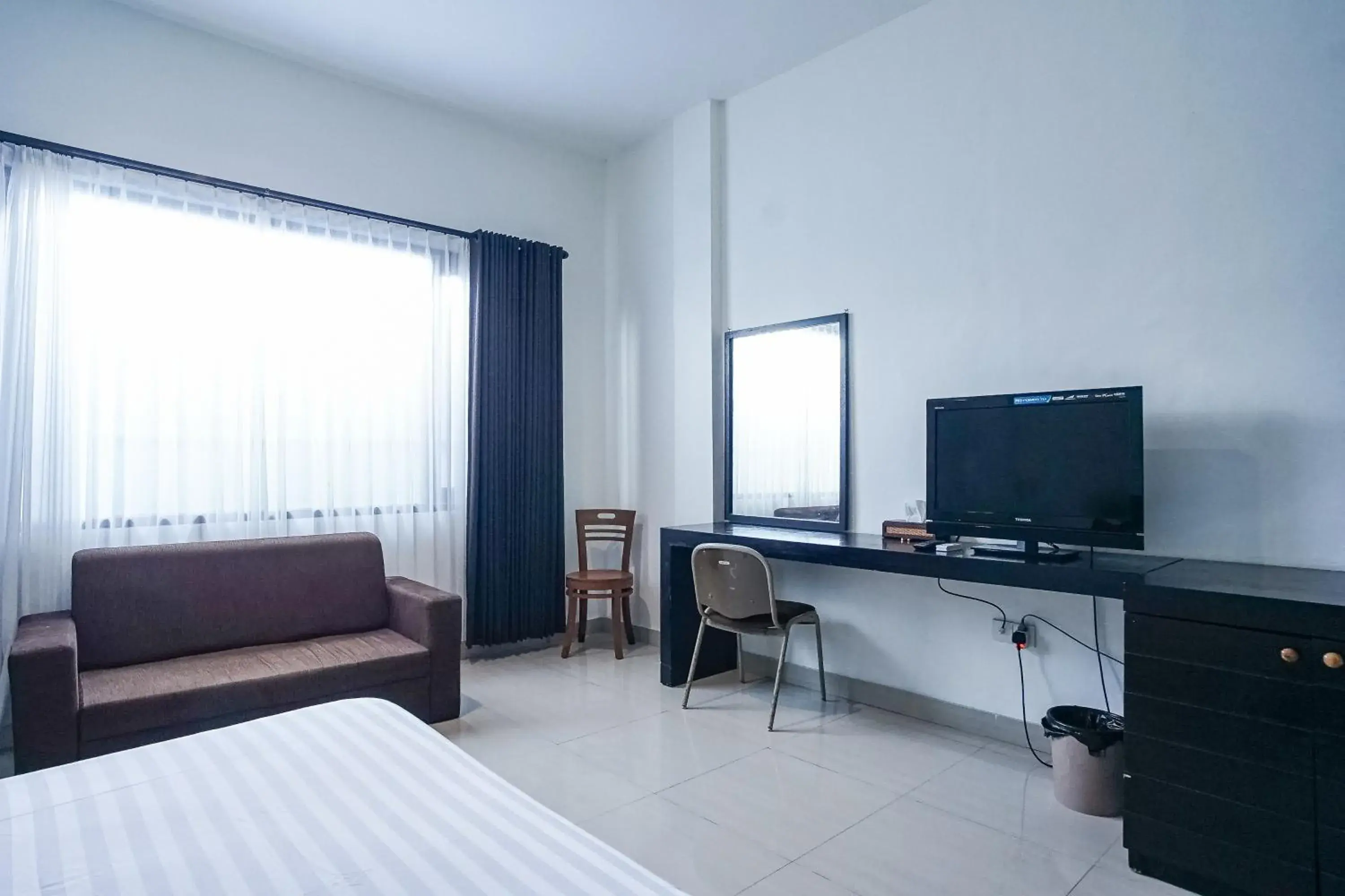 Communal lounge/ TV room, Bed in Prima Inn Communal lounge/ TV room, Bed in Prima Inn