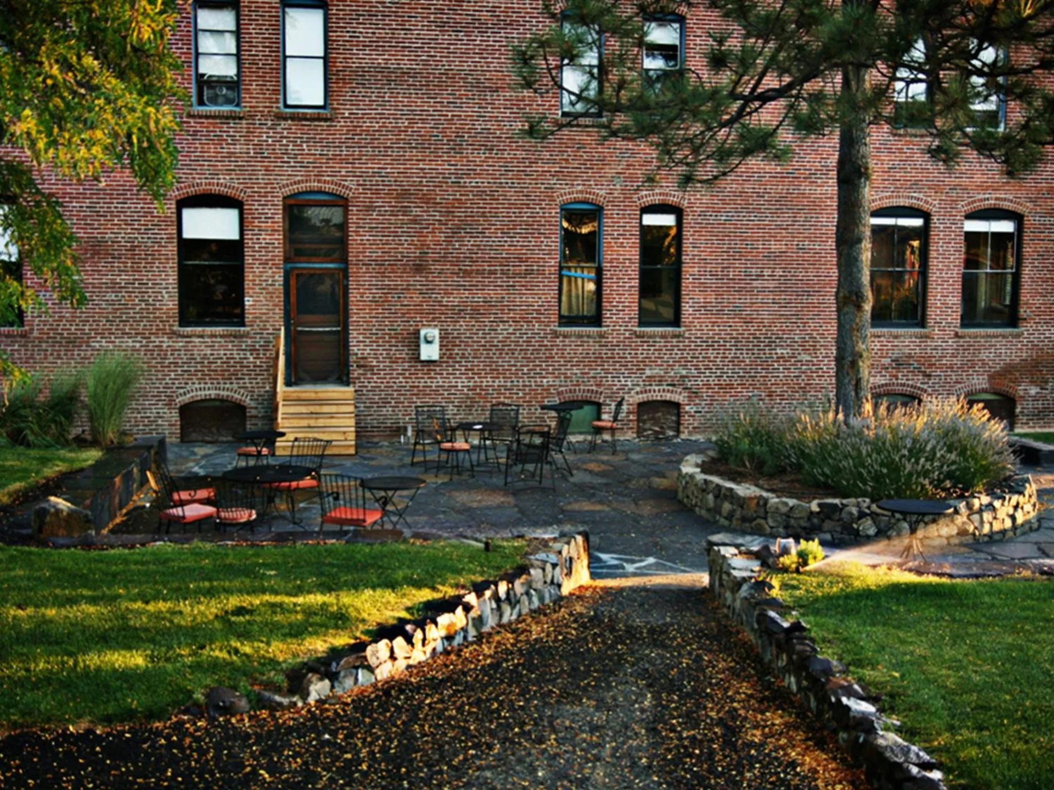 Garden in Balch Hotel