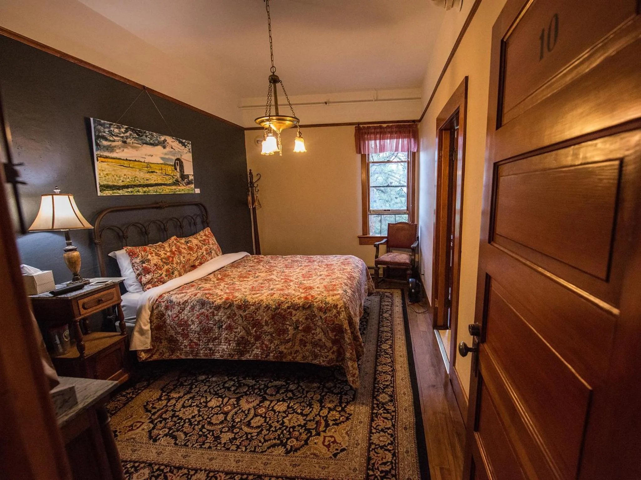 Photo of the whole room, Bed in Balch Hotel