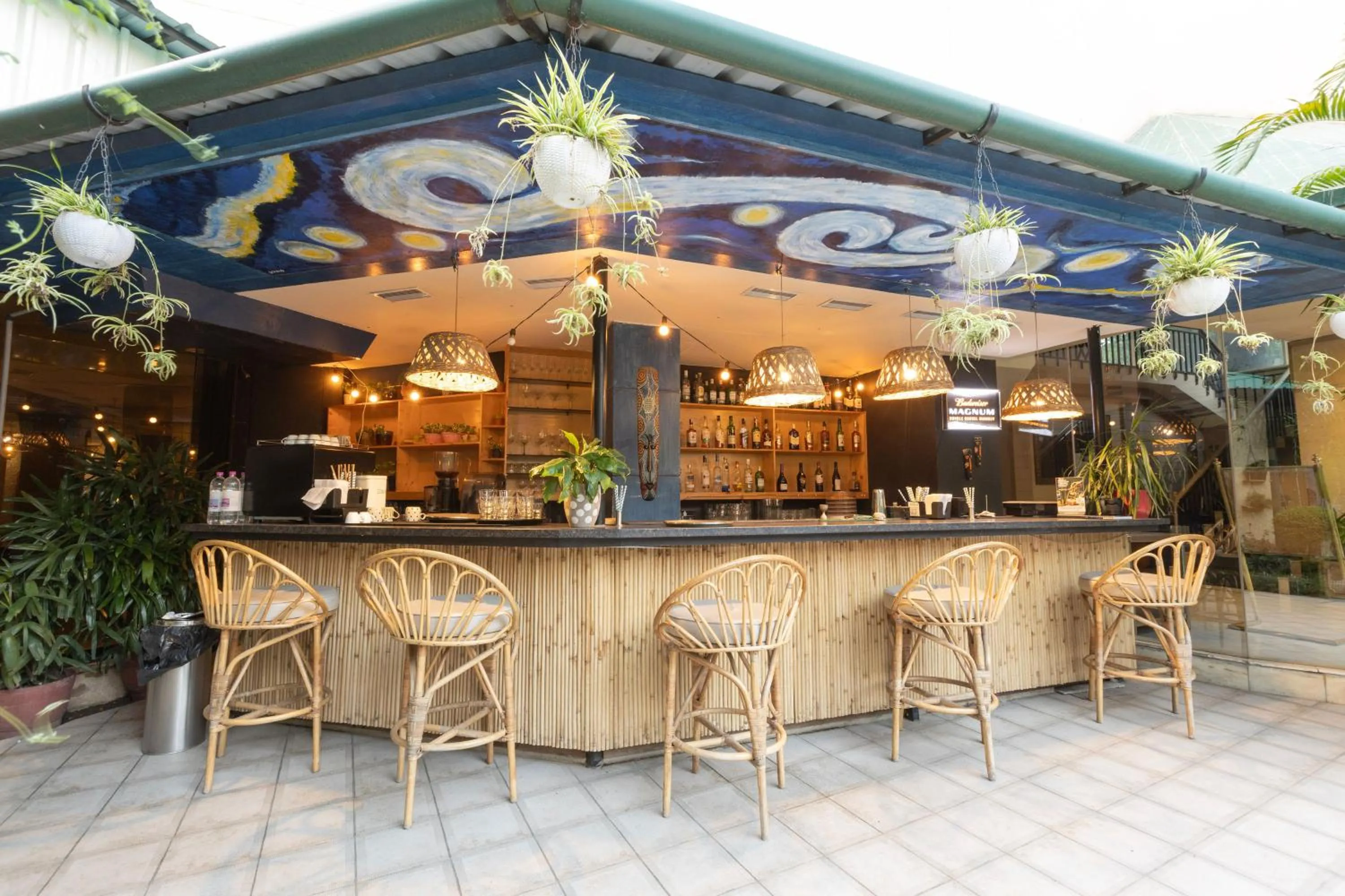 Restaurant/places to eat in Hotel Kamal Palace