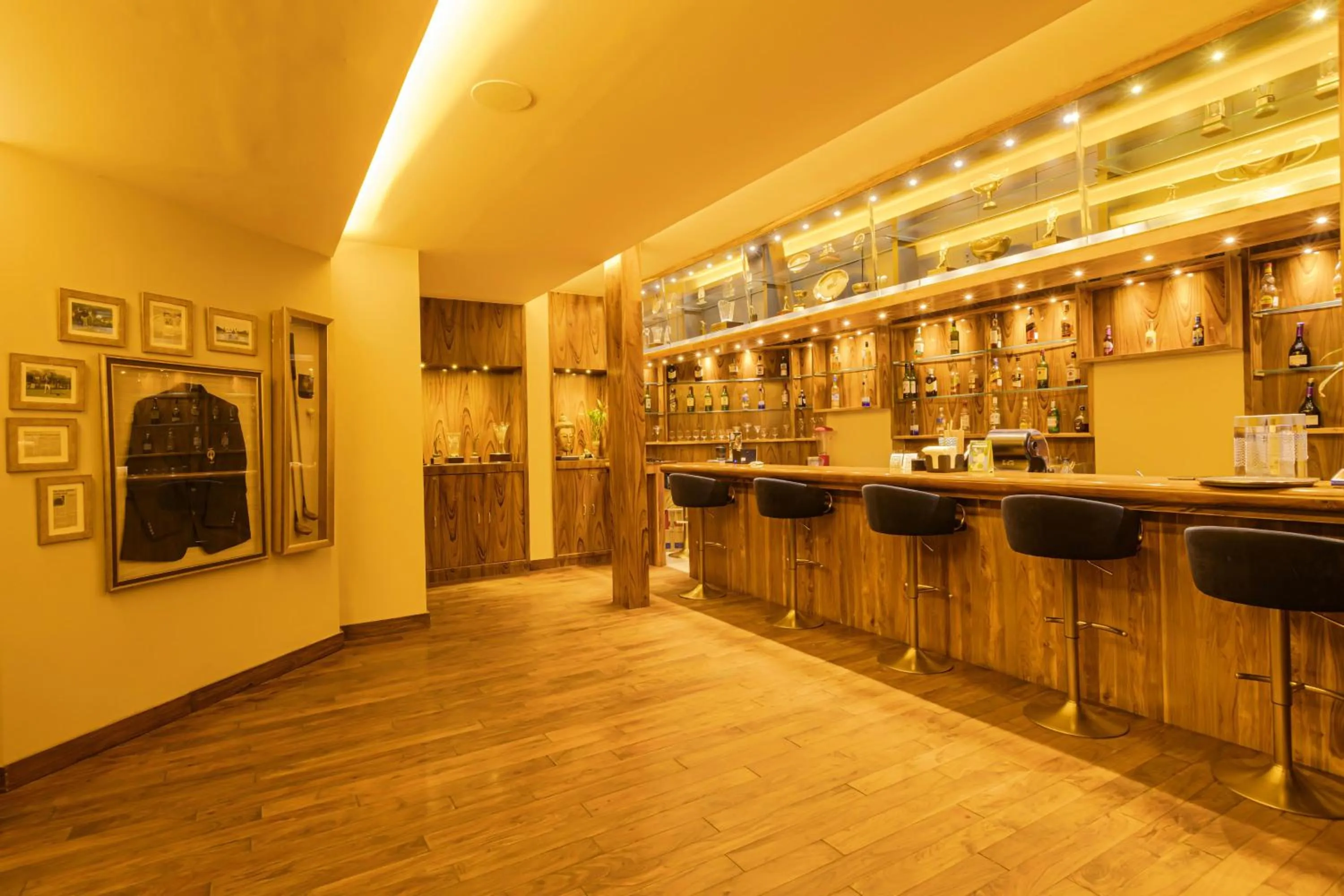 Restaurant/places to eat in Hotel Kamal Palace