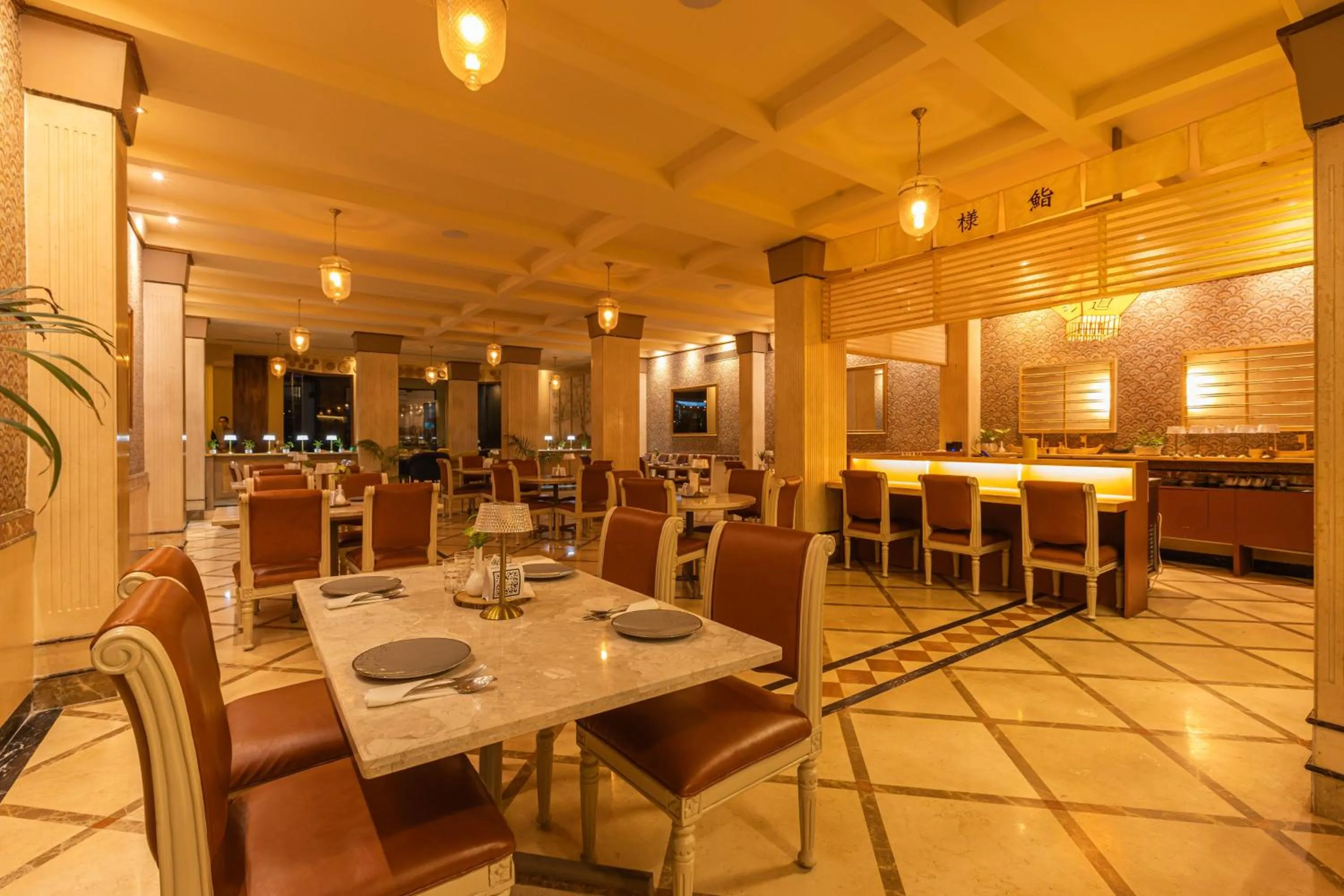 Restaurant/places to eat in Hotel Kamal Palace