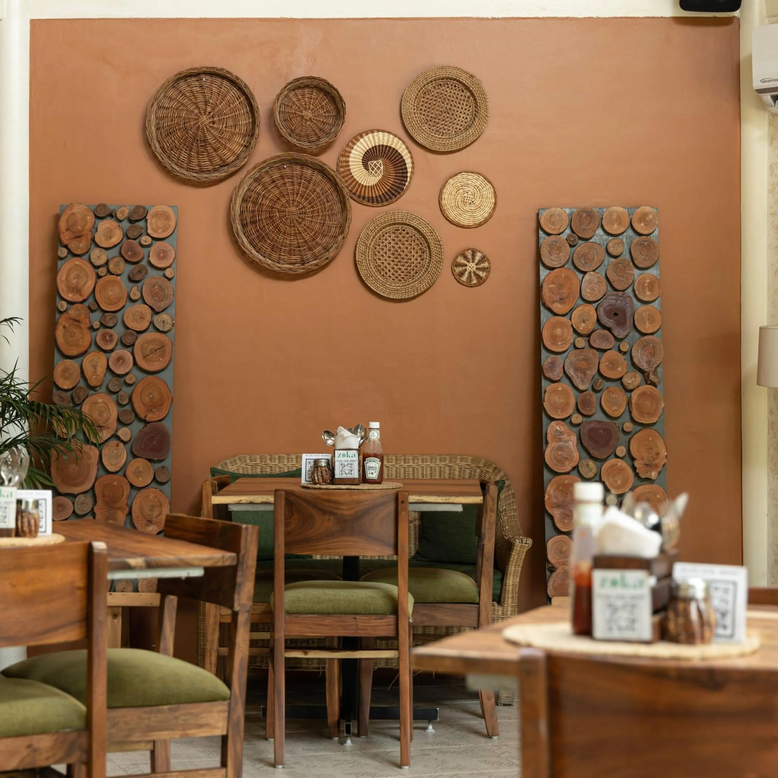 Food and drinks in Hotel Kamal Palace