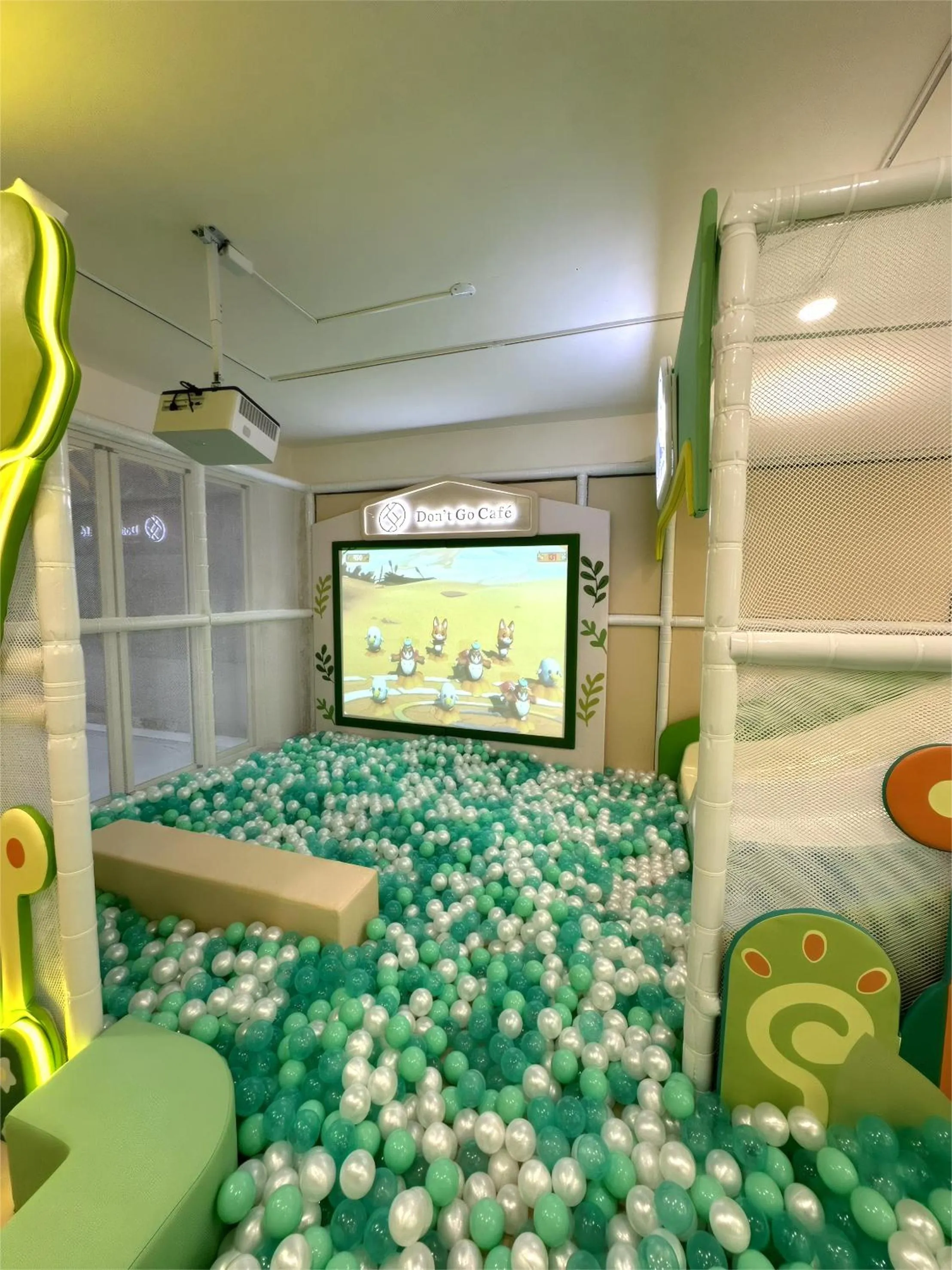 Children play ground, Bed in 貓頭鷹城堡-停車方便