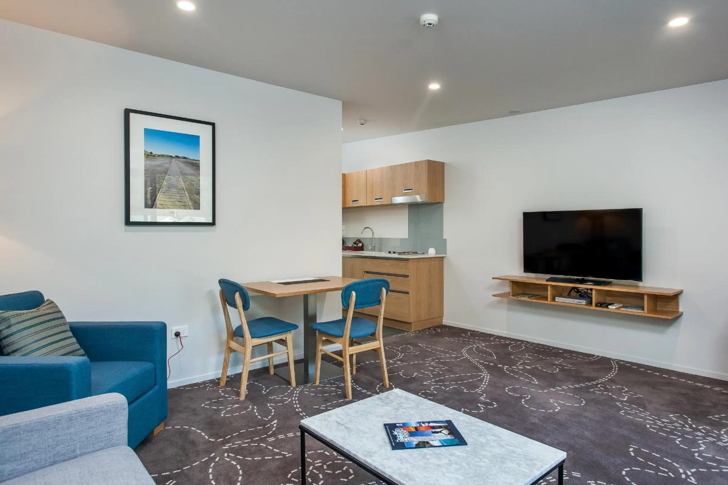 TV and multimedia in One88 on Commerce