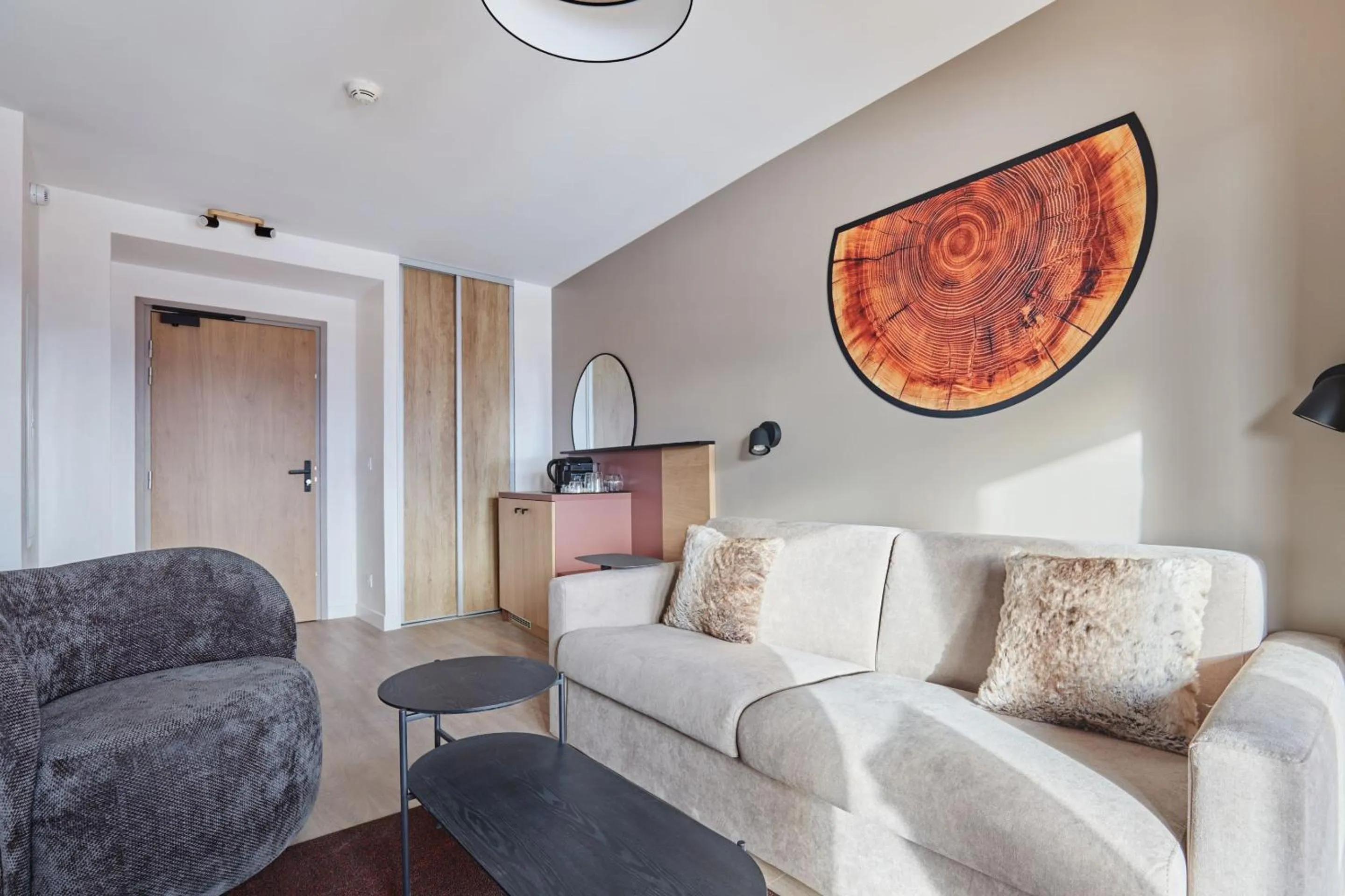 Seating area in Hotel L'Ecrin Blanc by Odalys