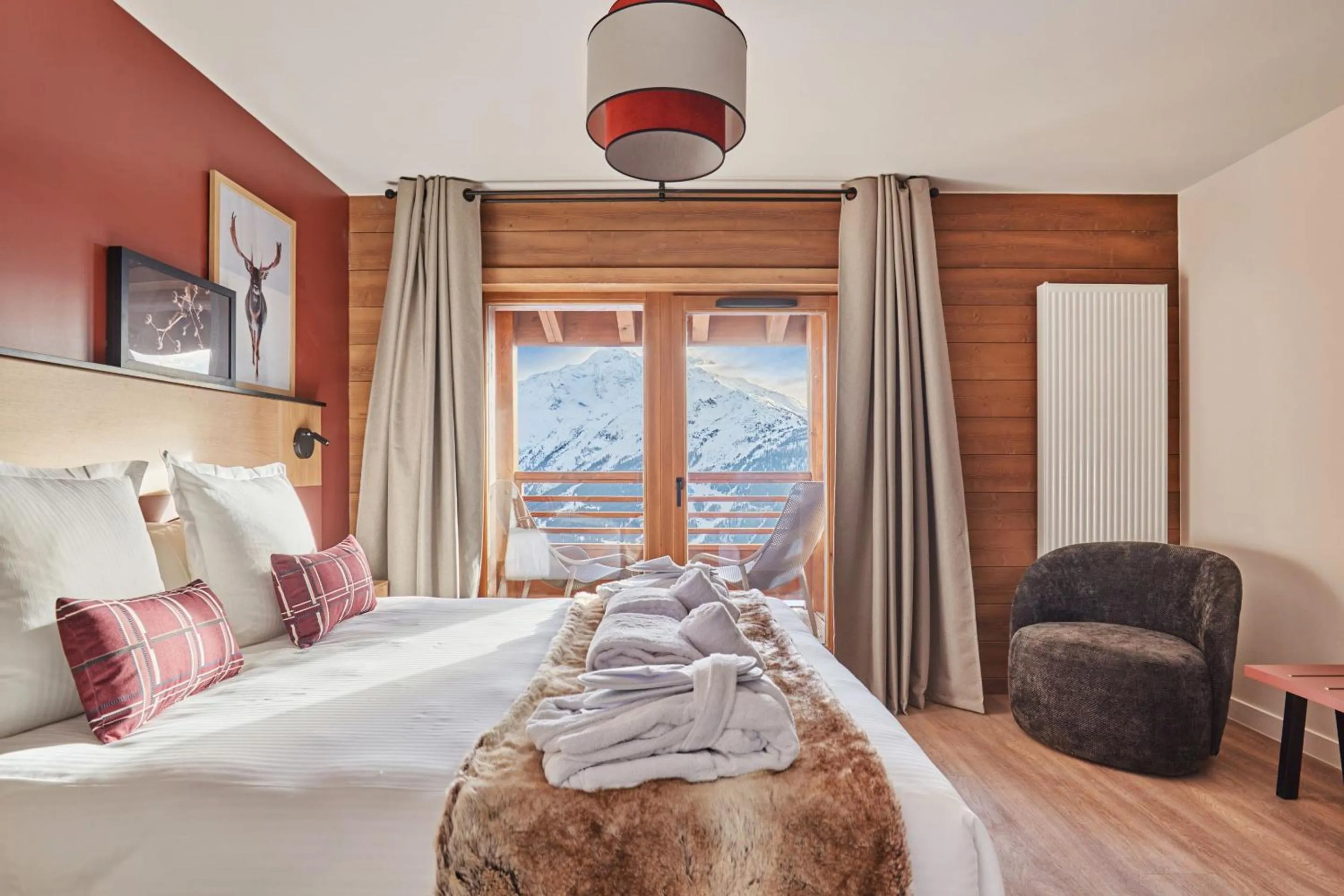 Bedroom, Bed in Hotel L'Ecrin Blanc by Odalys