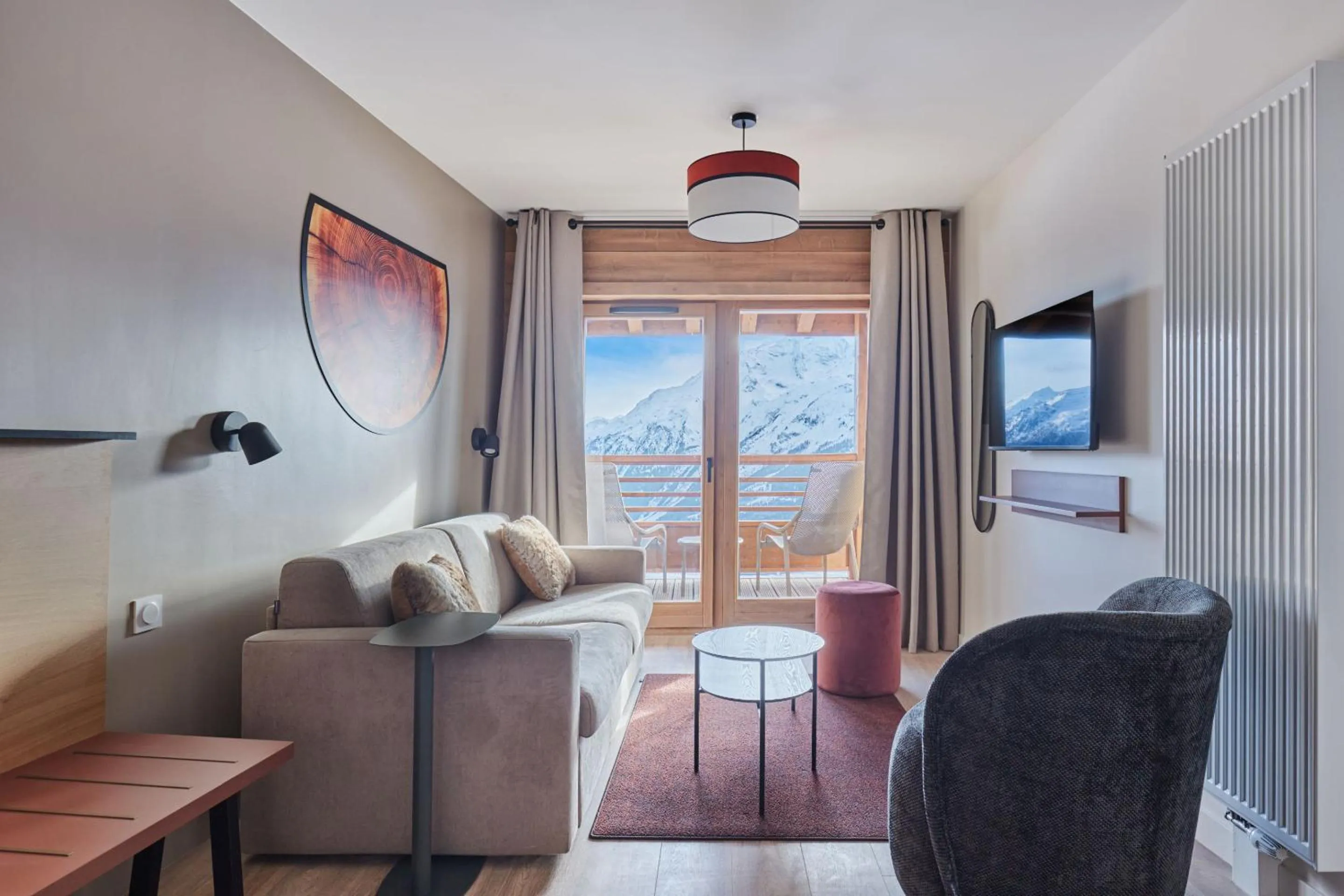 Seating area in Hotel L'Ecrin Blanc by Odalys