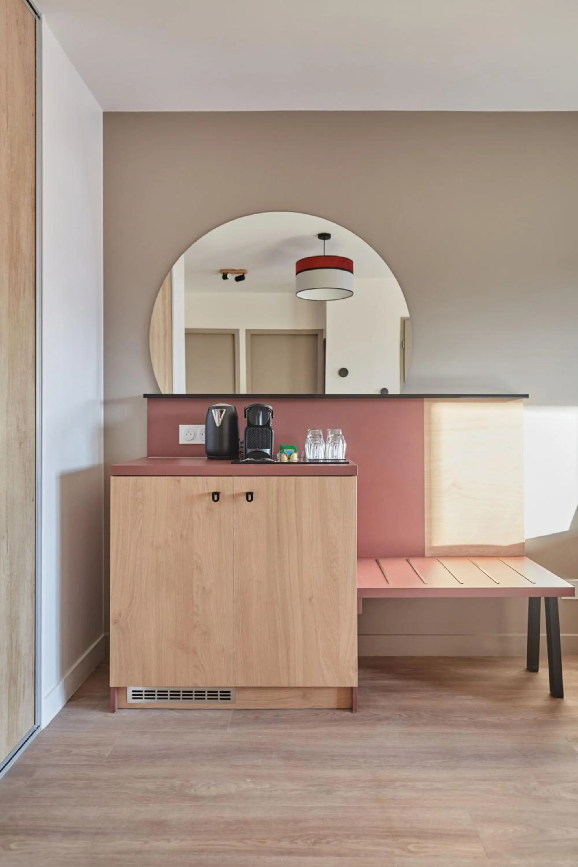 Coffee/tea facilities in Hotel L'Ecrin Blanc by Odalys