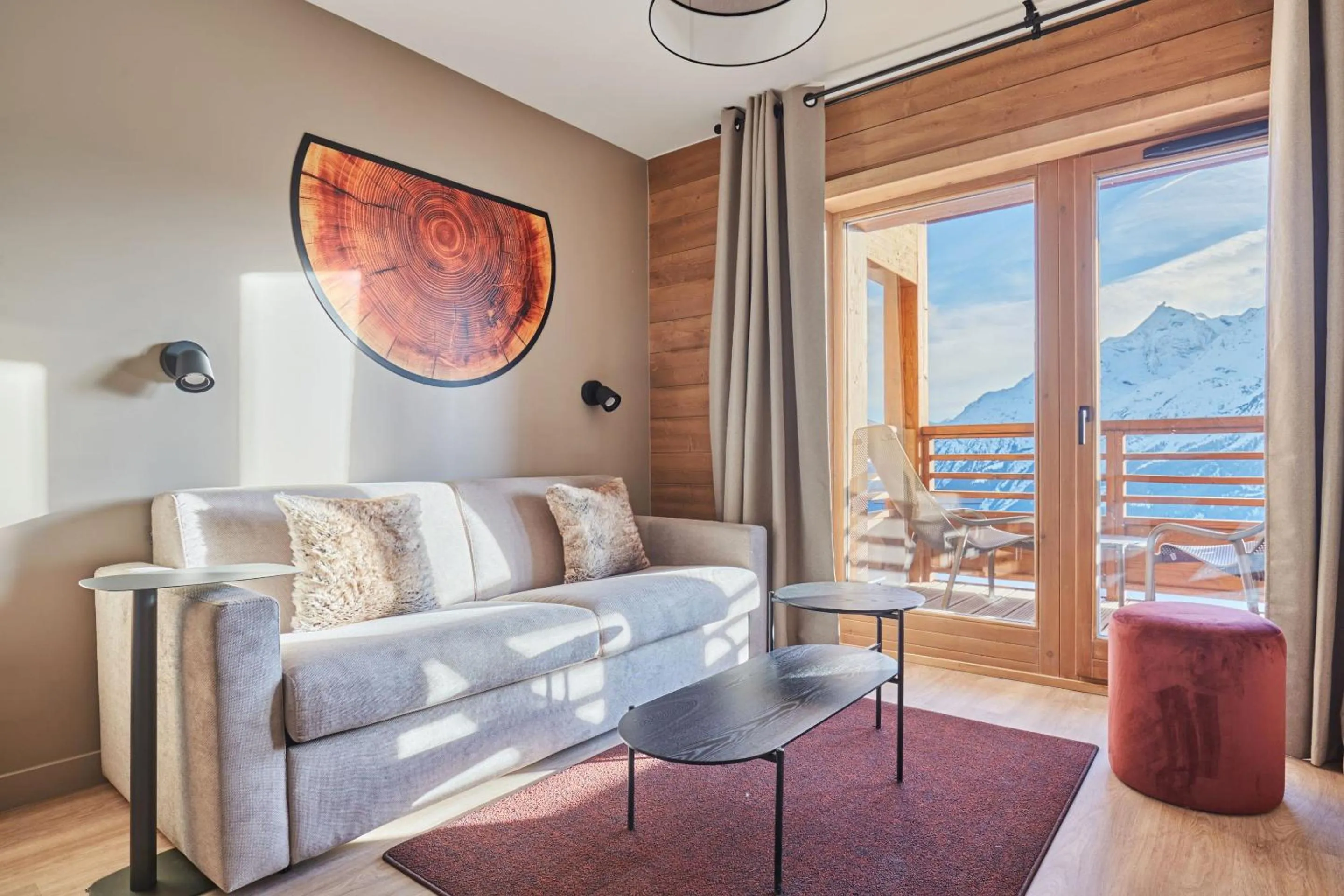 Seating area in Hotel L'Ecrin Blanc by Odalys