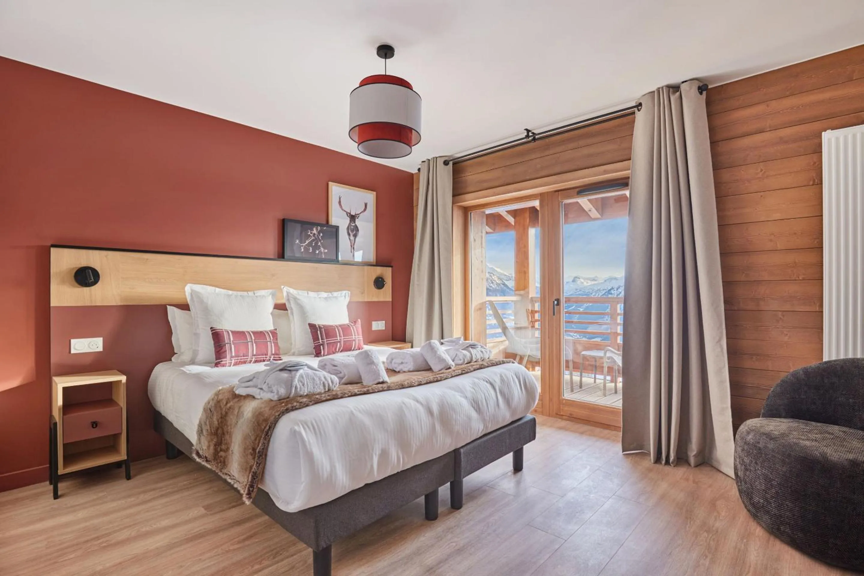 Bedroom, Bed in Hotel L'Ecrin Blanc by Odalys