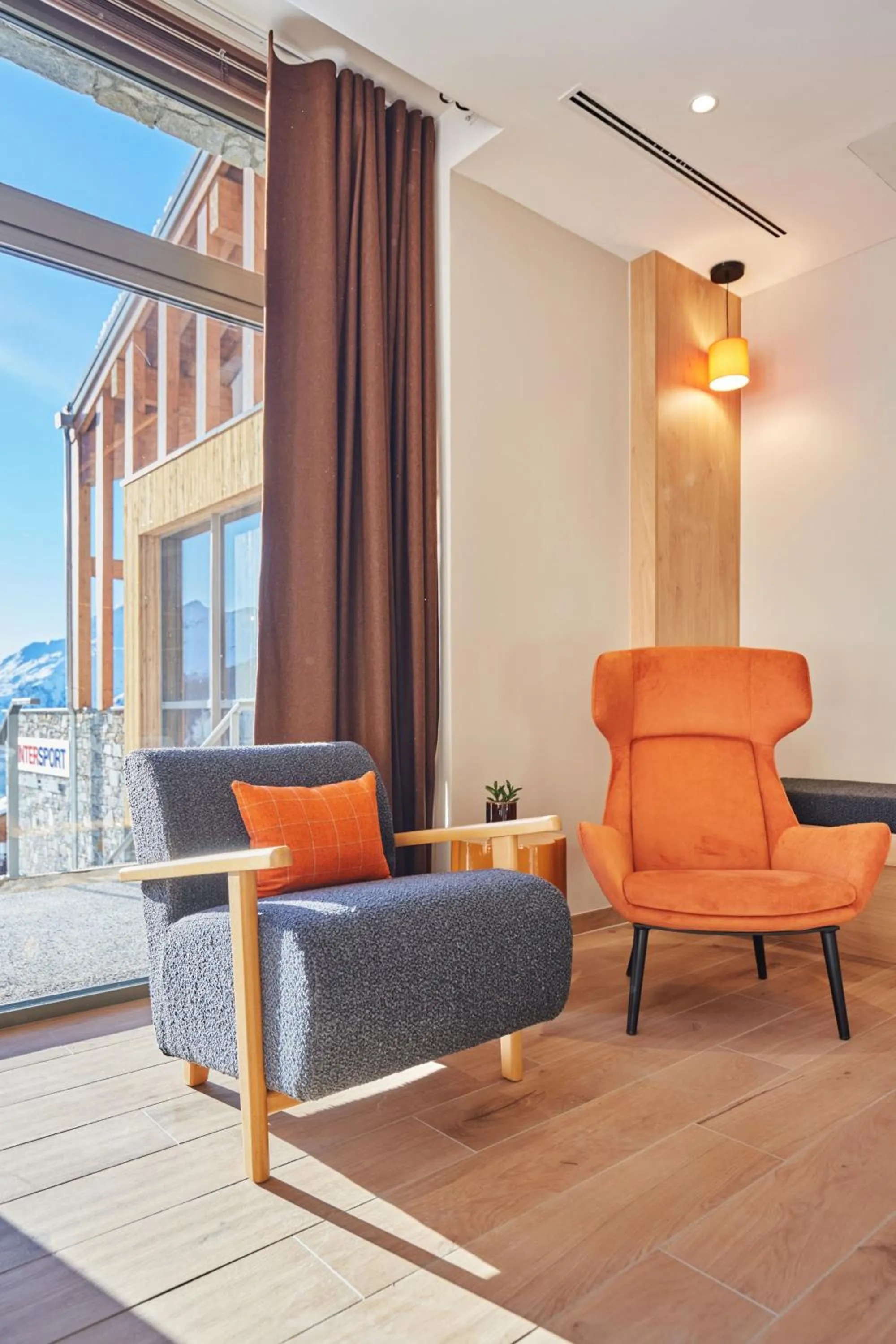 Seating area in Hotel L'Ecrin Blanc by Odalys