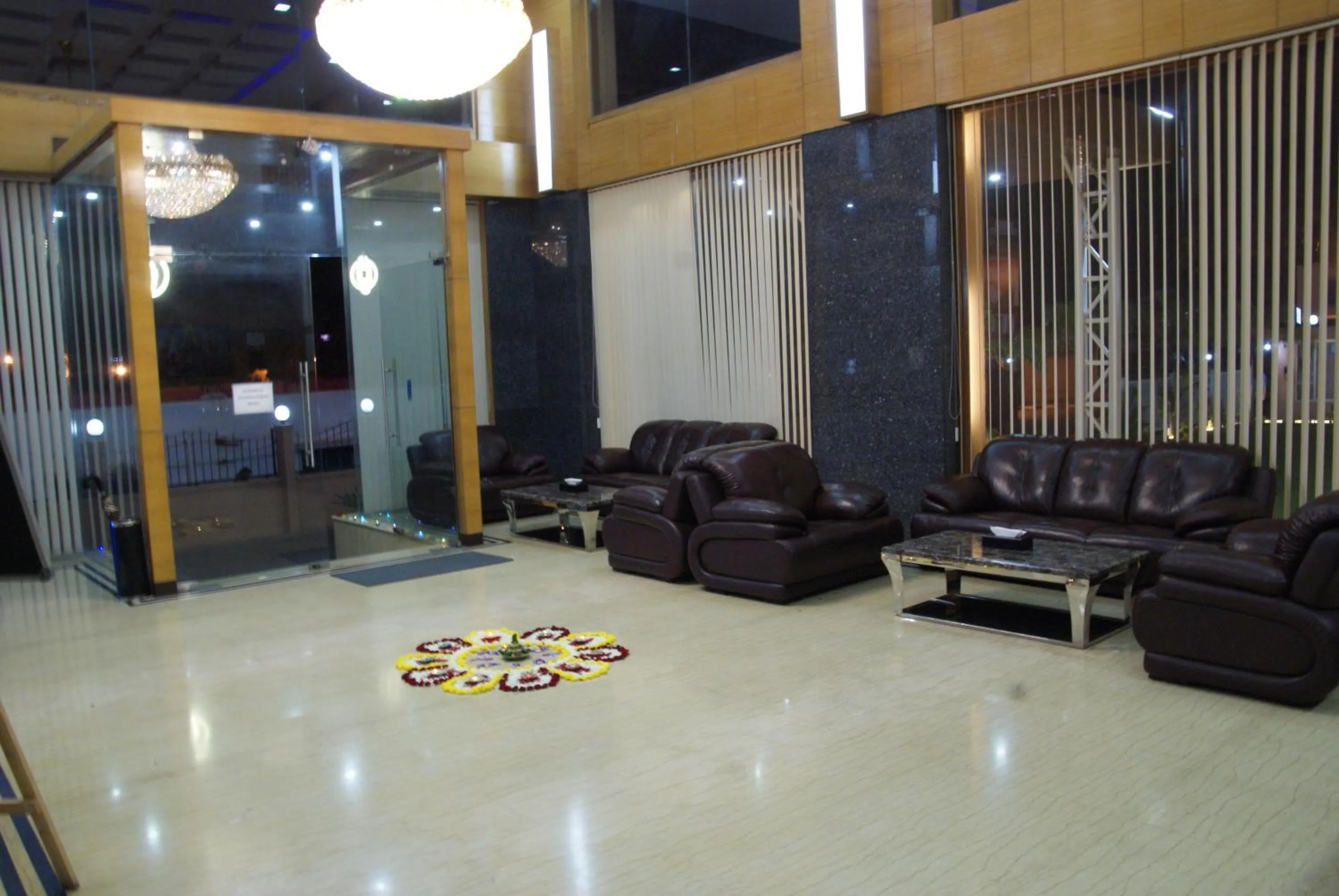 Lobby or reception in Rosewood International Hotel