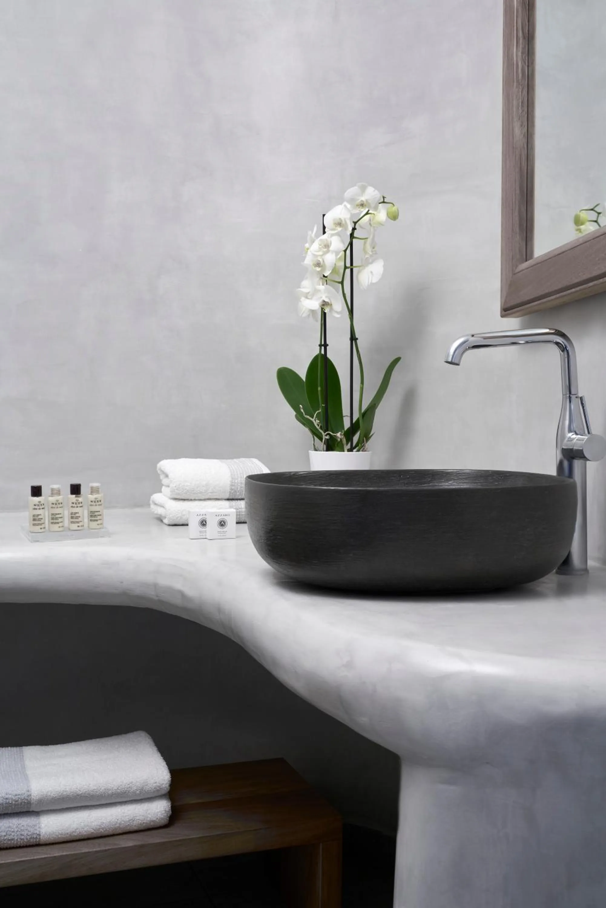 Bathroom in Apanemo Hotel & Suites