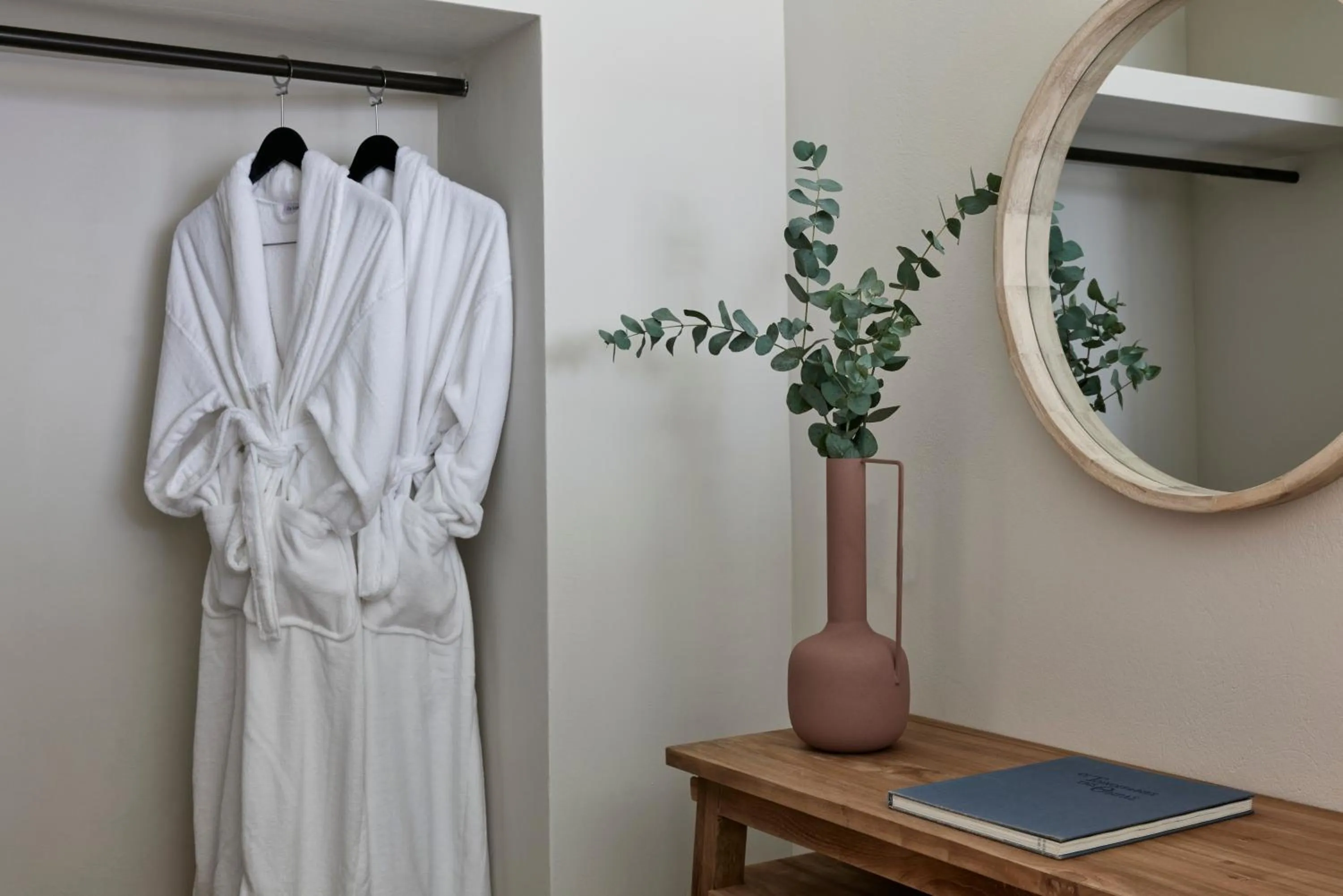 wardrobe in Apanemo Hotel & Suites