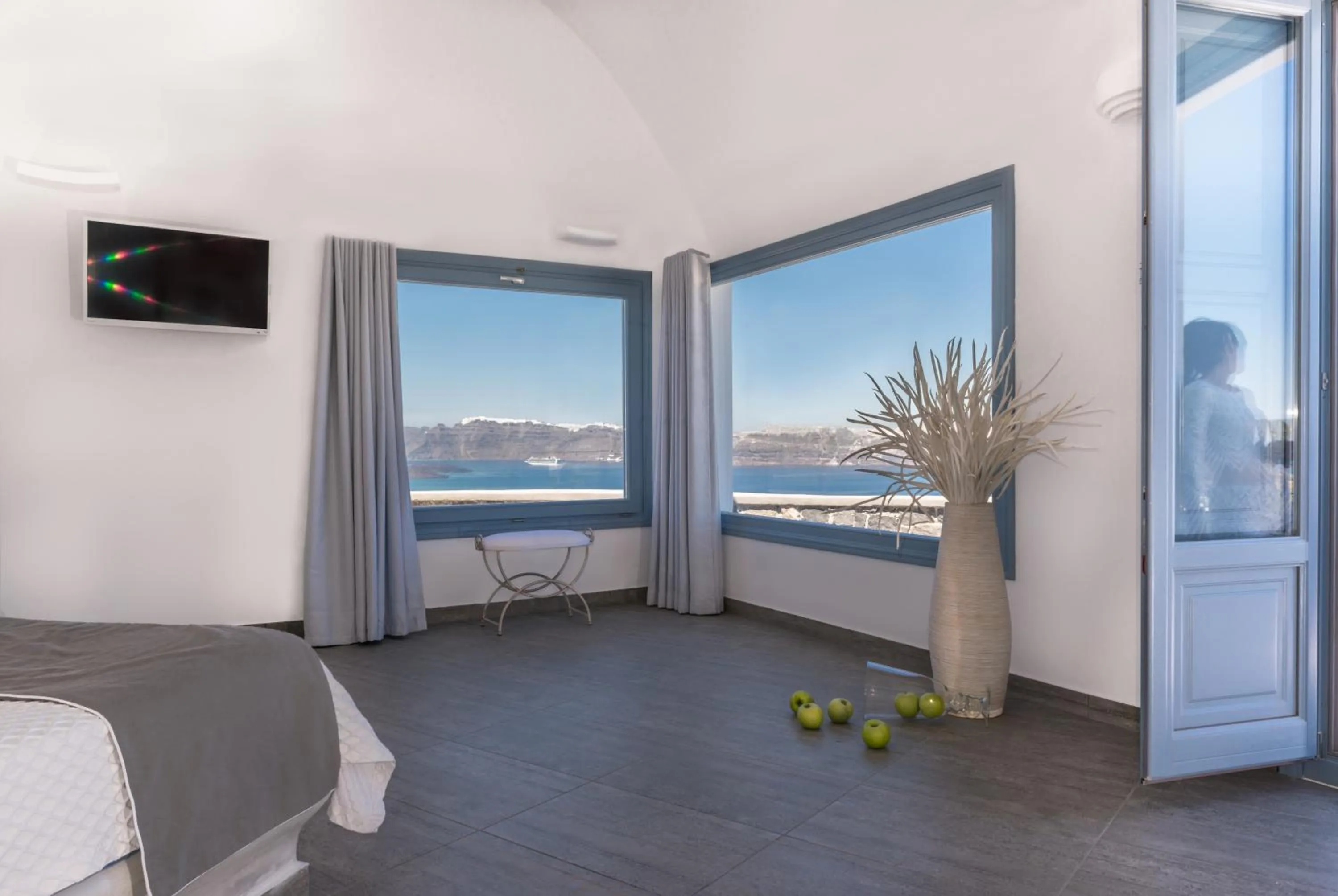 Facade/entrance in Apanemo Hotel & Suites