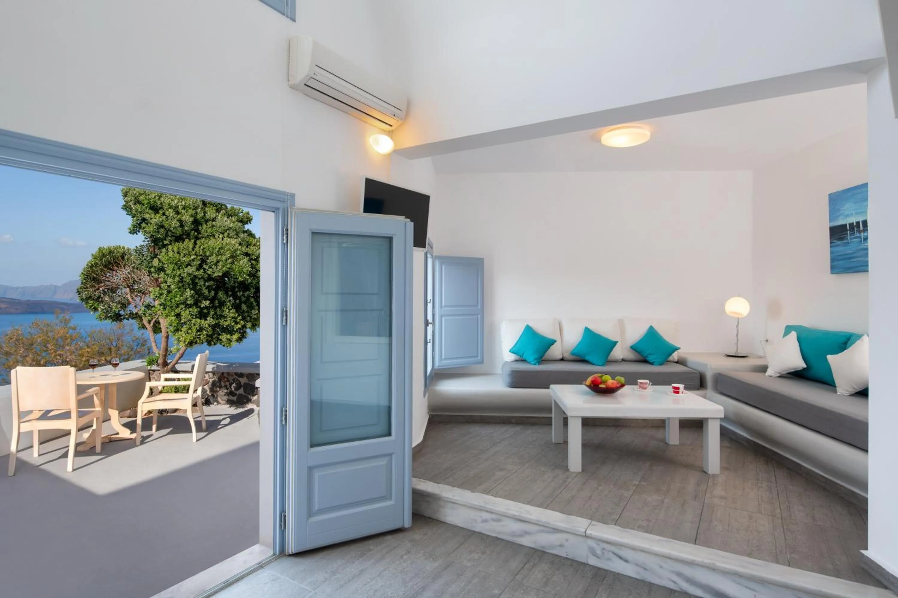 Balcony/Terrace in Apanemo Hotel & Suites