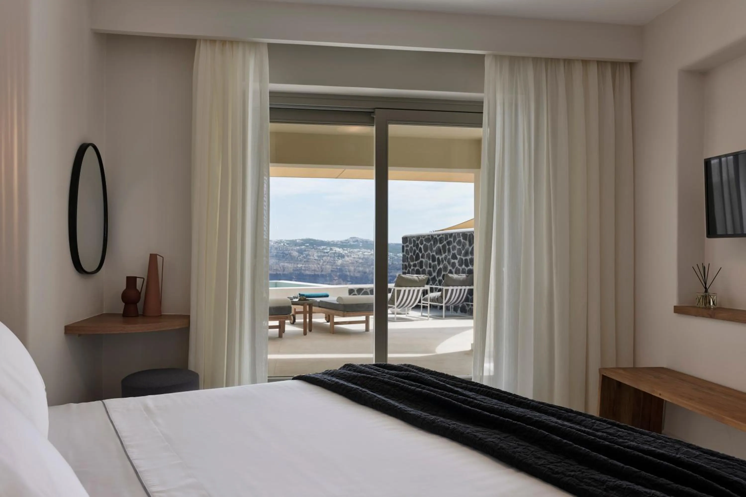 Bedroom, Bed in Apanemo Hotel & Suites