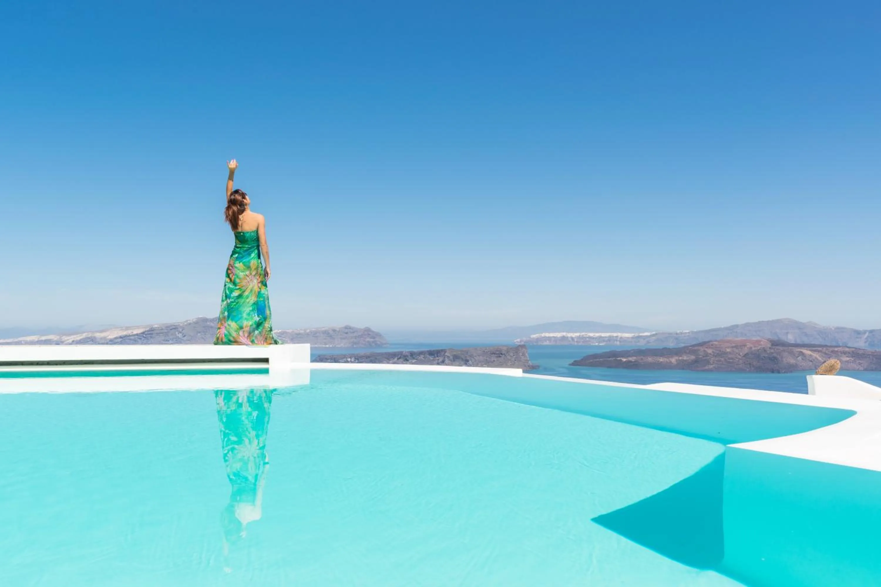 Day in Apanemo Hotel & Suites