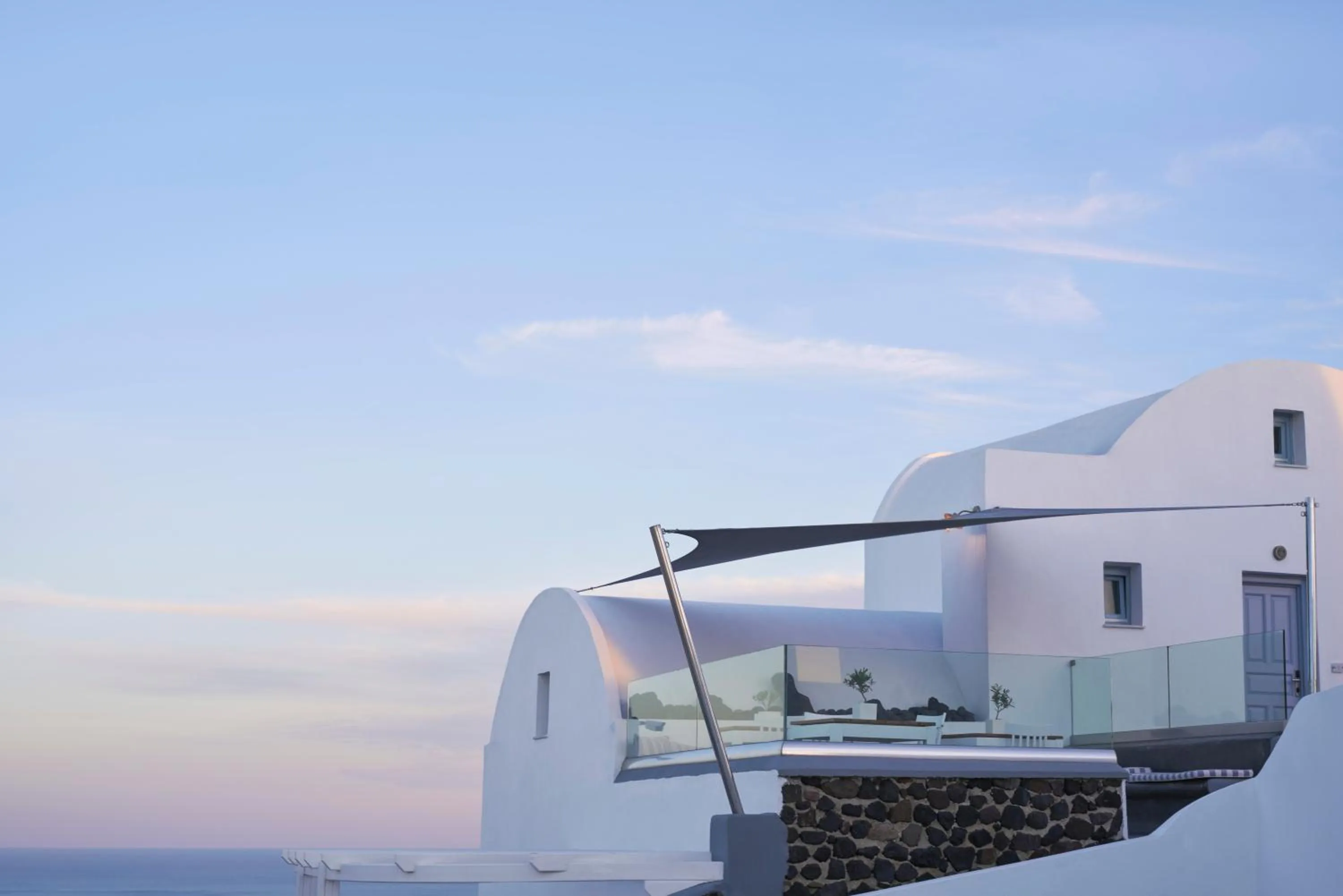 Restaurant/places to eat in Apanemo Hotel & Suites