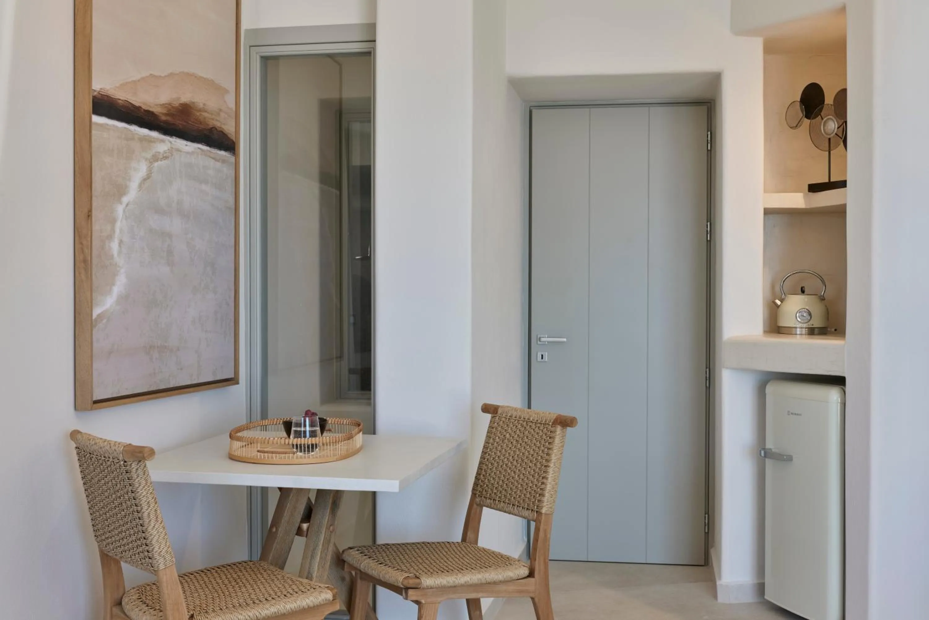 Coffee/tea facilities in Apanemo Hotel & Suites