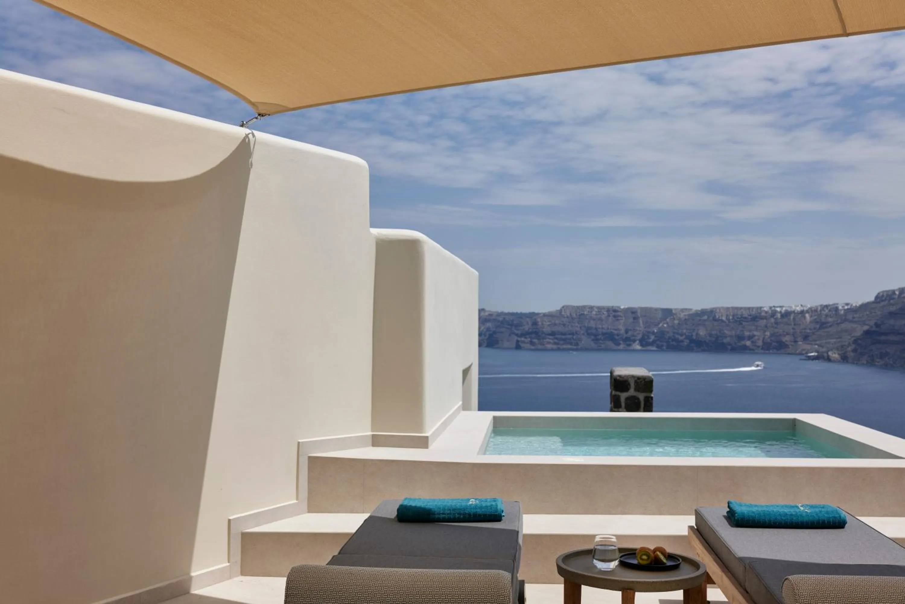 Balcony/Terrace in Apanemo Hotel & Suites