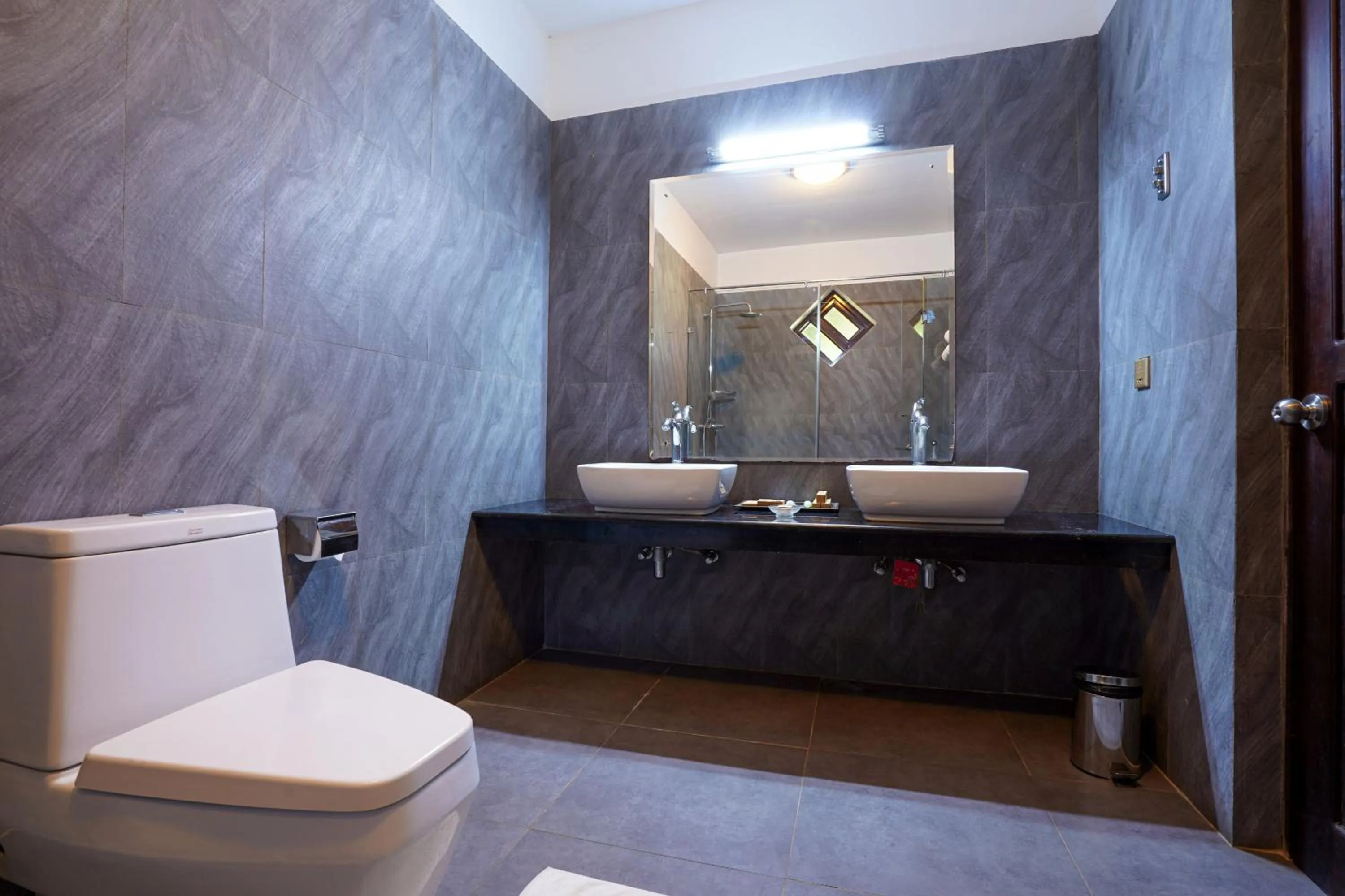 Toilet in Grand Tamarind Lake