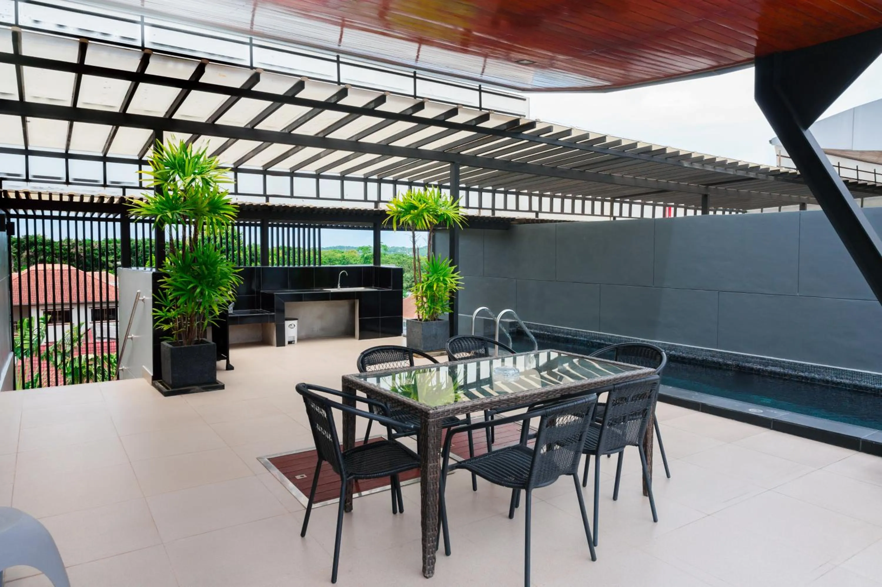 Swimming pool in AQUA Villa Rawai