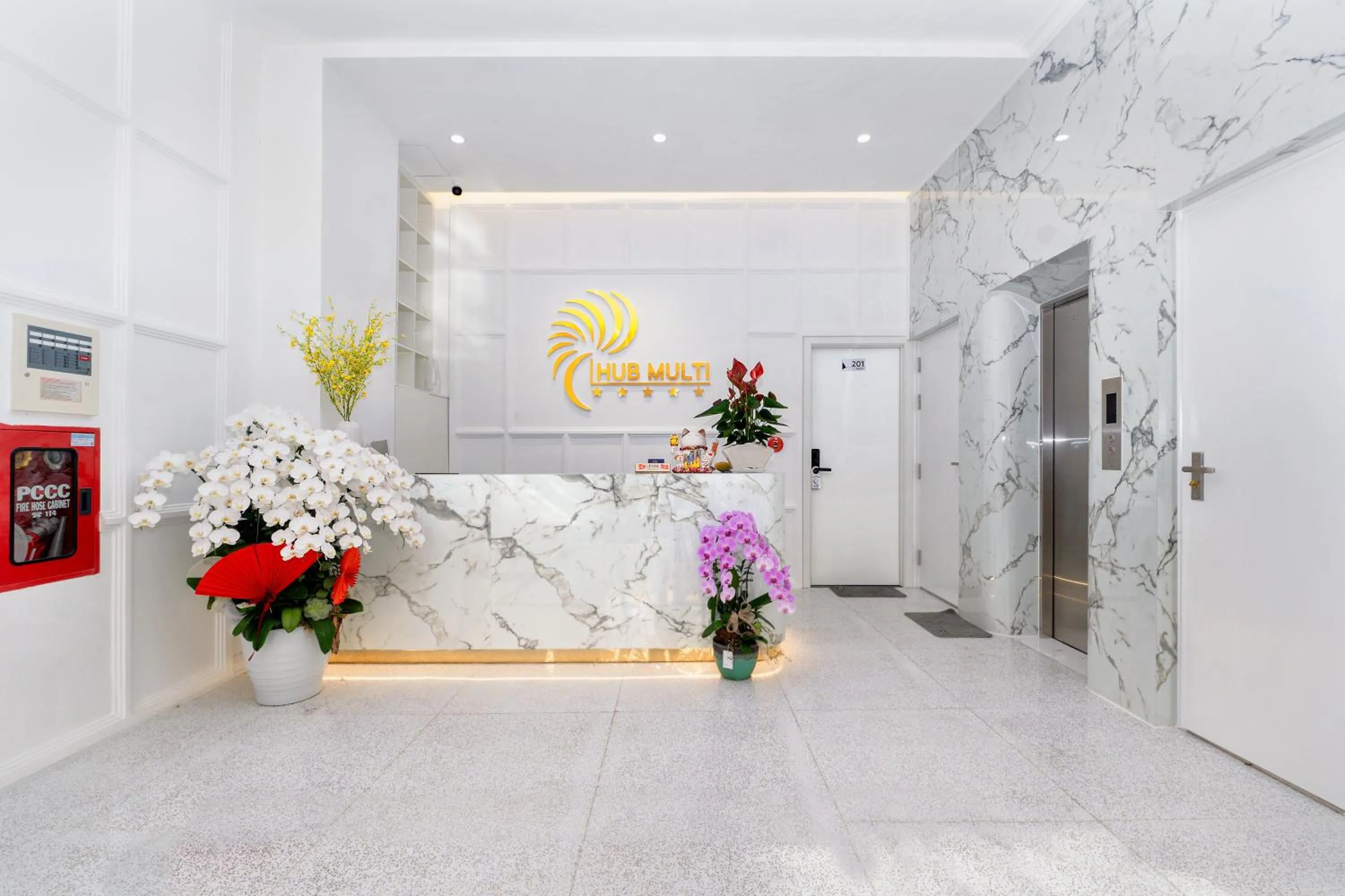 Lobby or reception in Hub Multi Hotel Phu Quoc