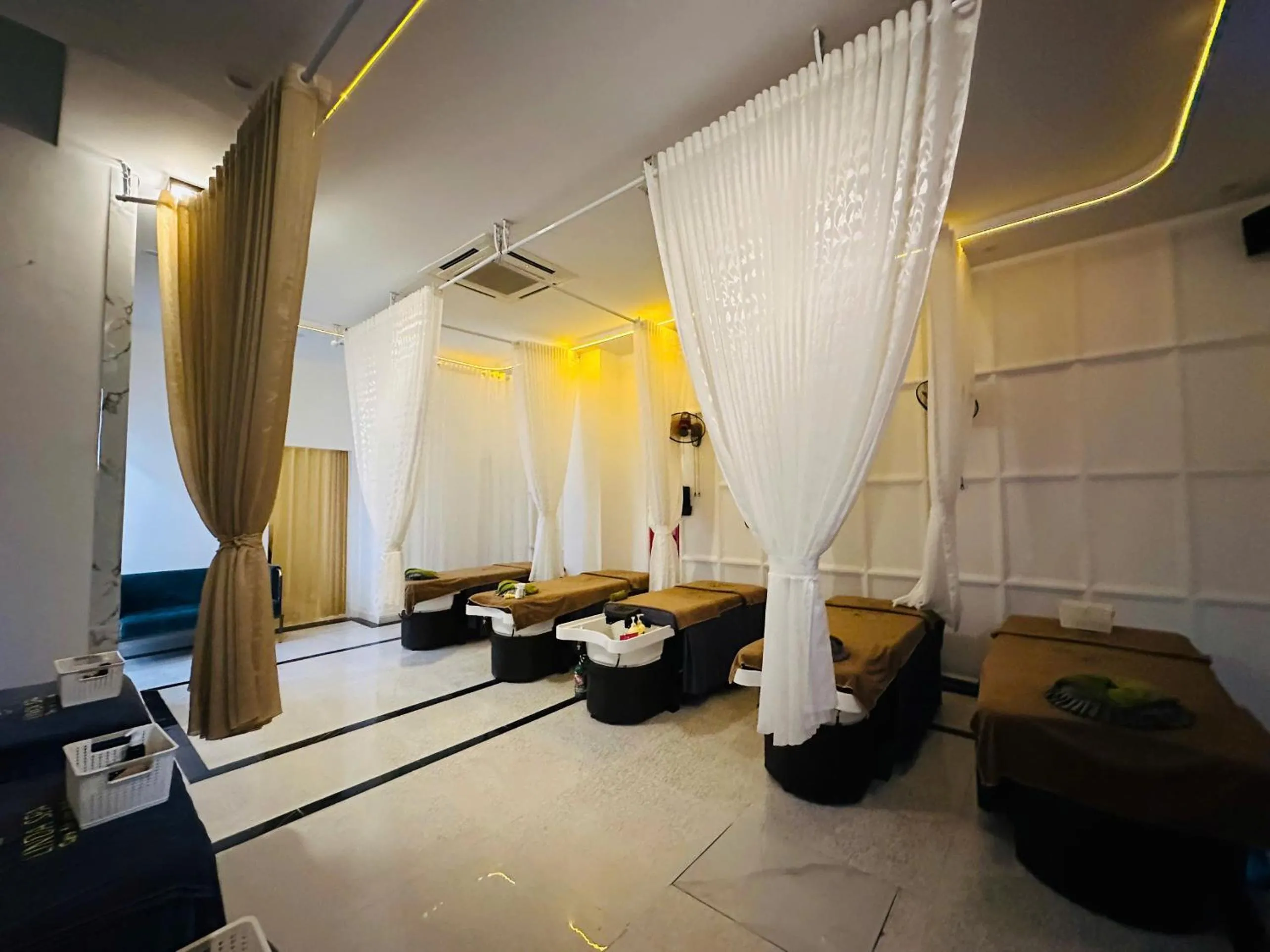 Spa and wellness centre/facilities in Hub Multi Hotel Phu Quoc