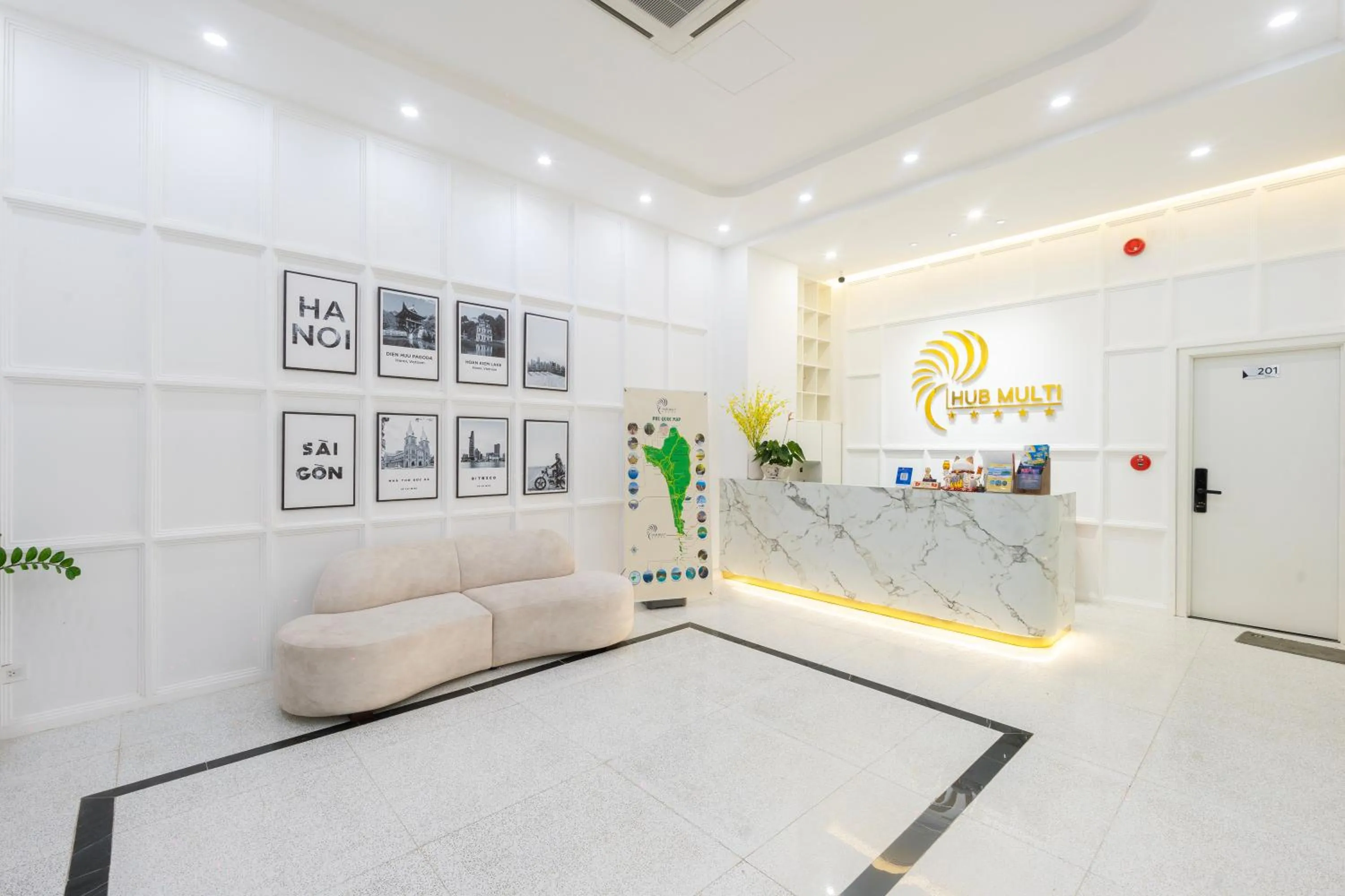 Lobby or reception in Hub Multi Hotel Phu Quoc