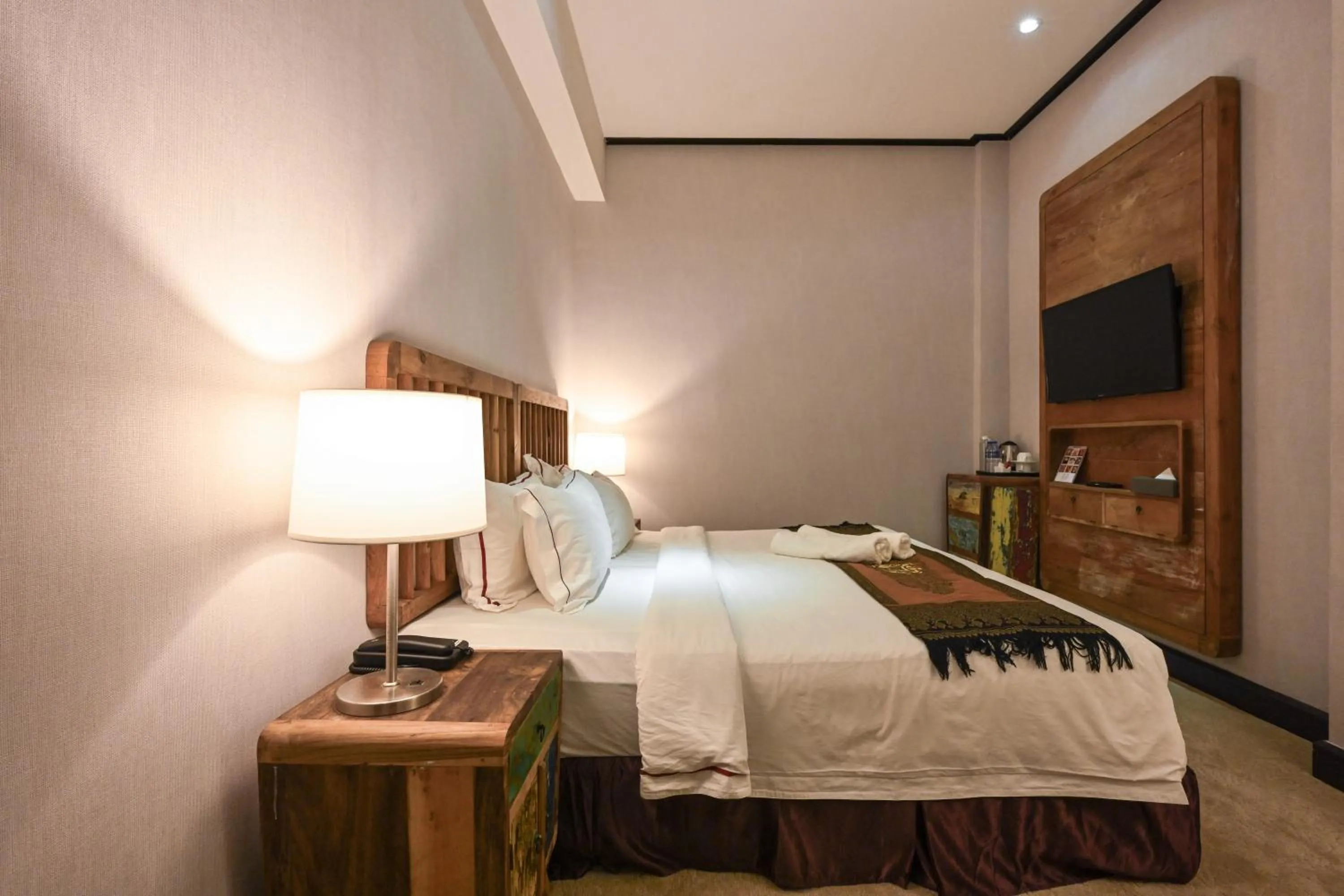 Bedroom, Bed in 1825 Gallery Hotel