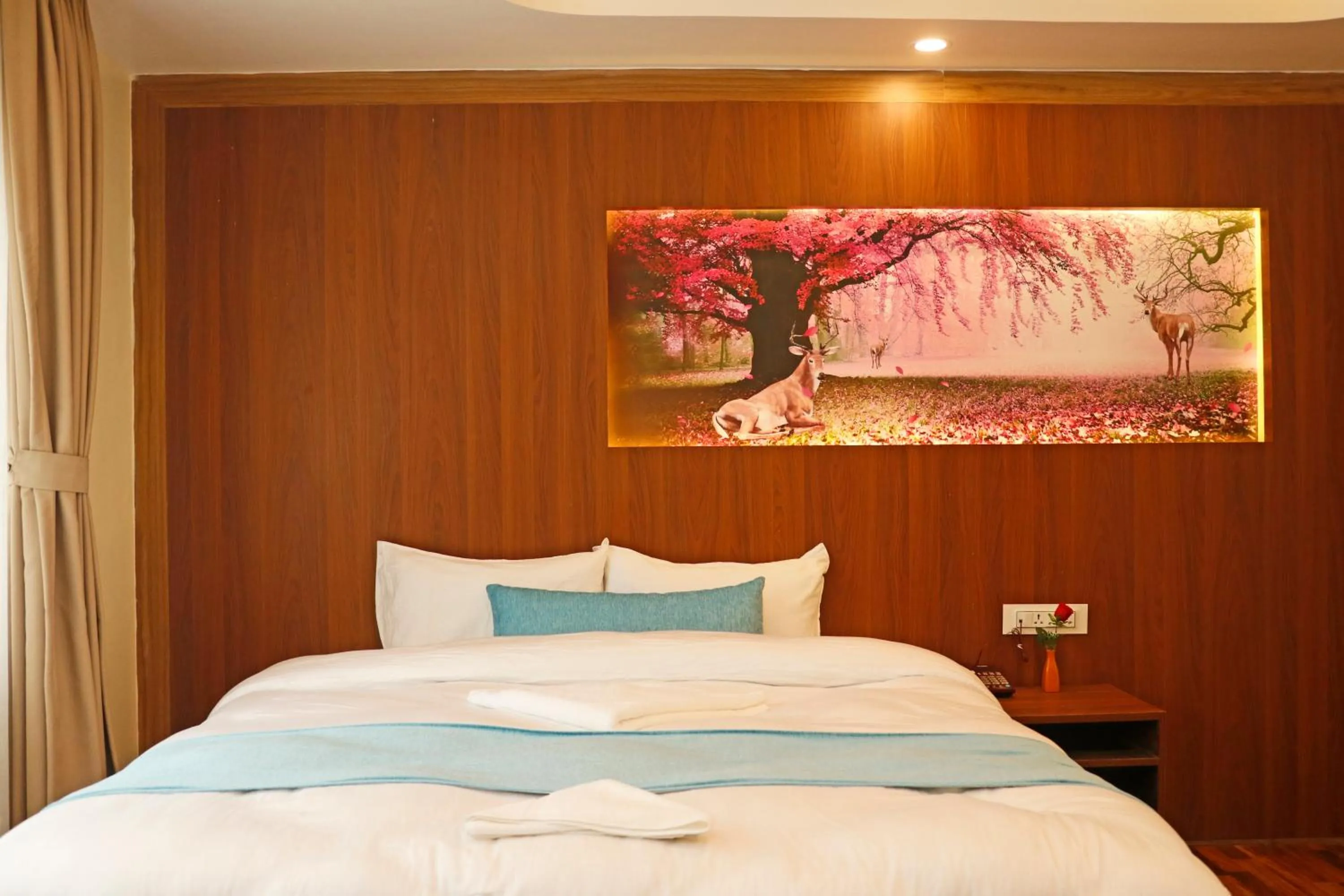 Bed in Hotel Himalayan BTS
