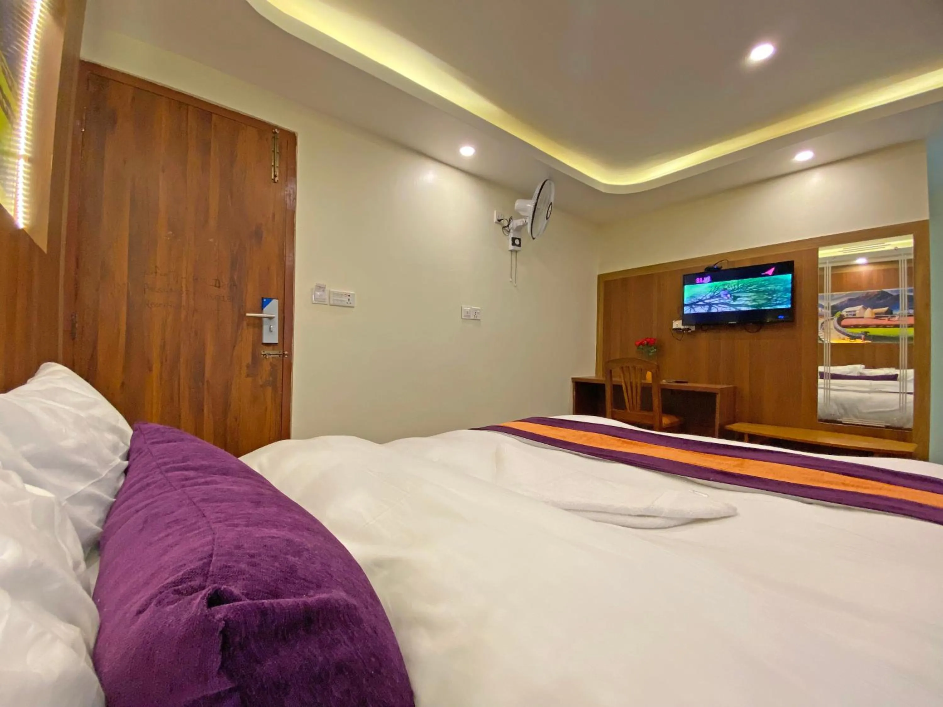 Bed in Hotel Himalayan BTS