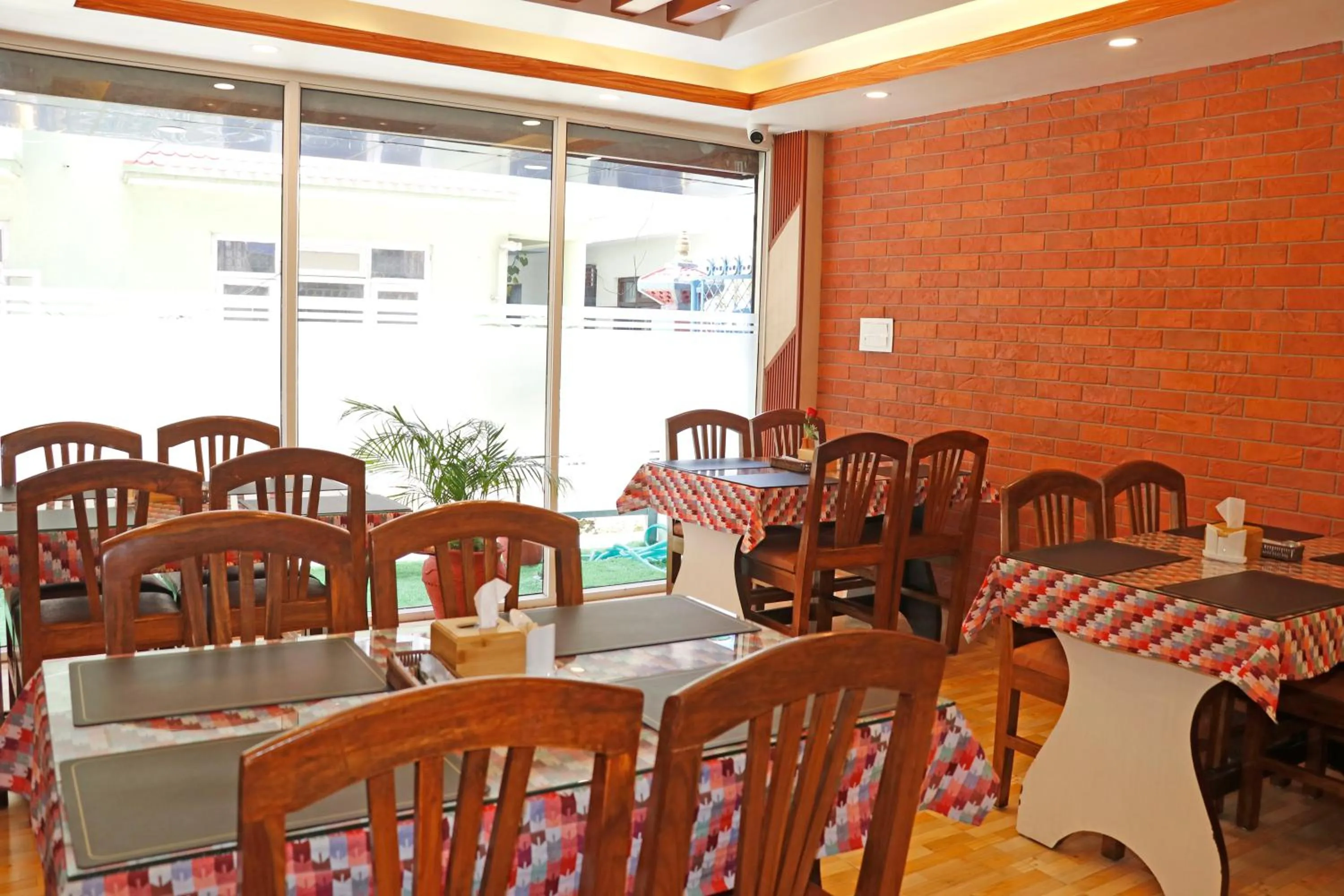Restaurant/places to eat in Hotel Himalayan BTS